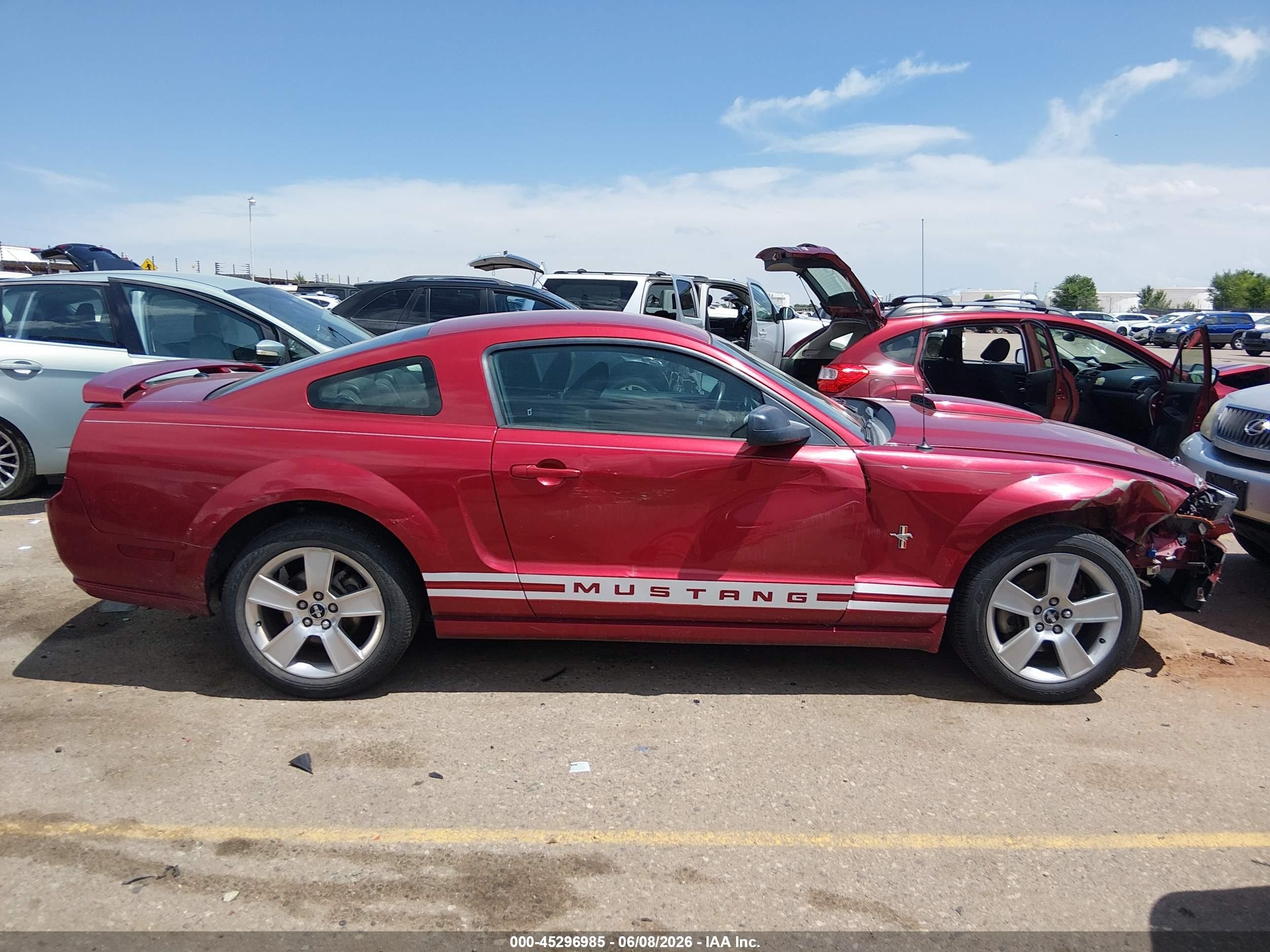2007 Ford Mustang Gt Deluxe/gt Premium Red vin: 1ZVHT82H275357993