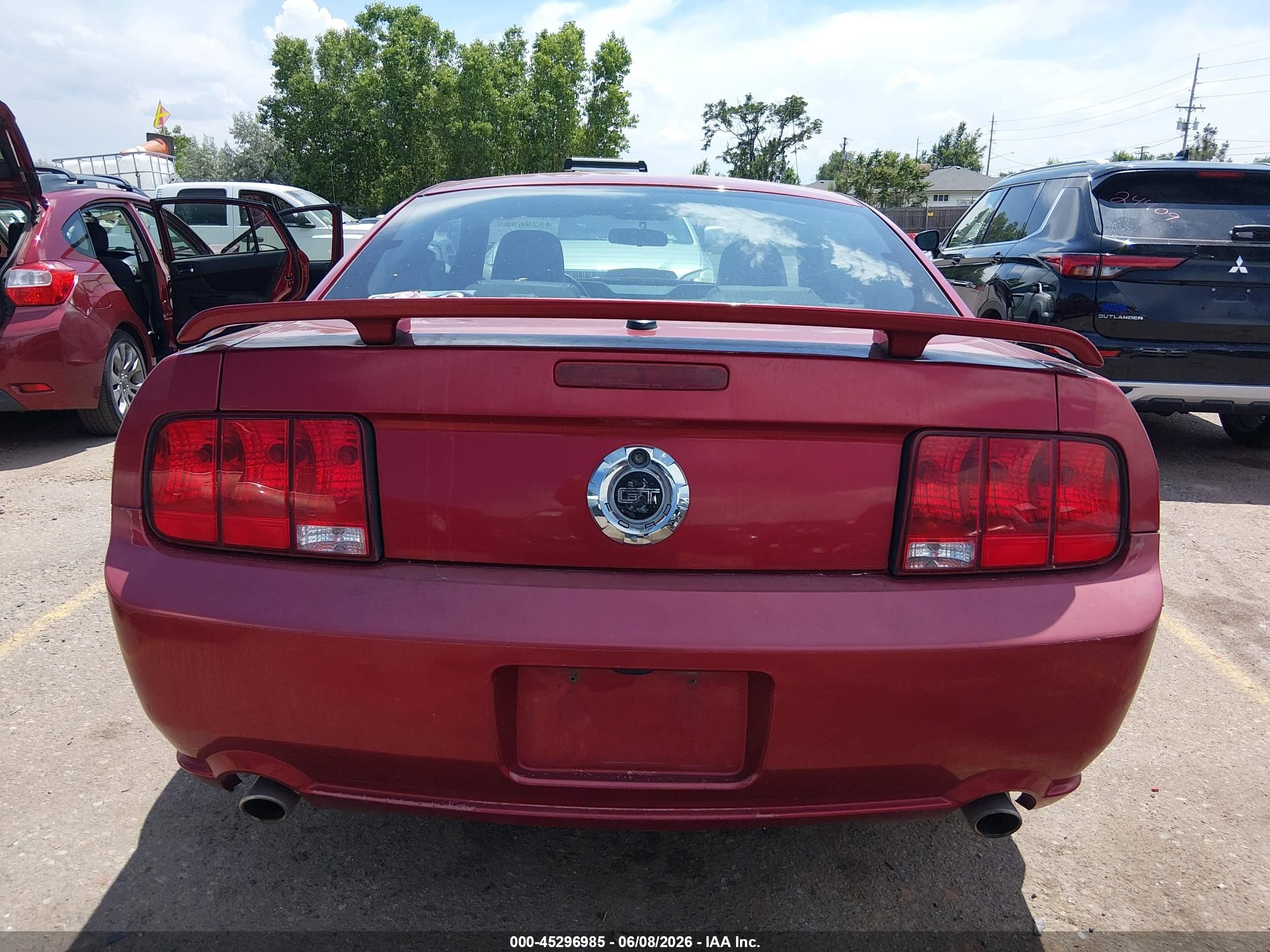 2007 Ford Mustang Gt Deluxe/gt Premium Red vin: 1ZVHT82H275357993