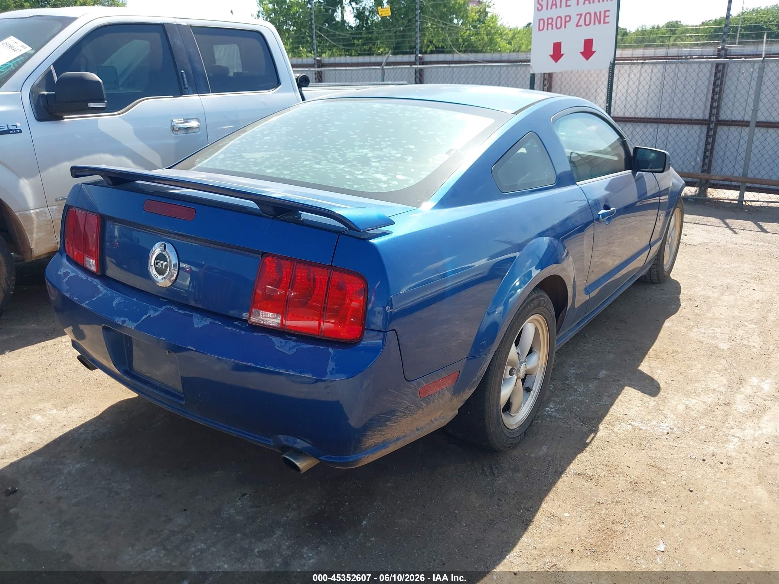 2008 Ford Mustang Gt Deluxe/gt Premium Синий vin: 1ZVHT82H285114668