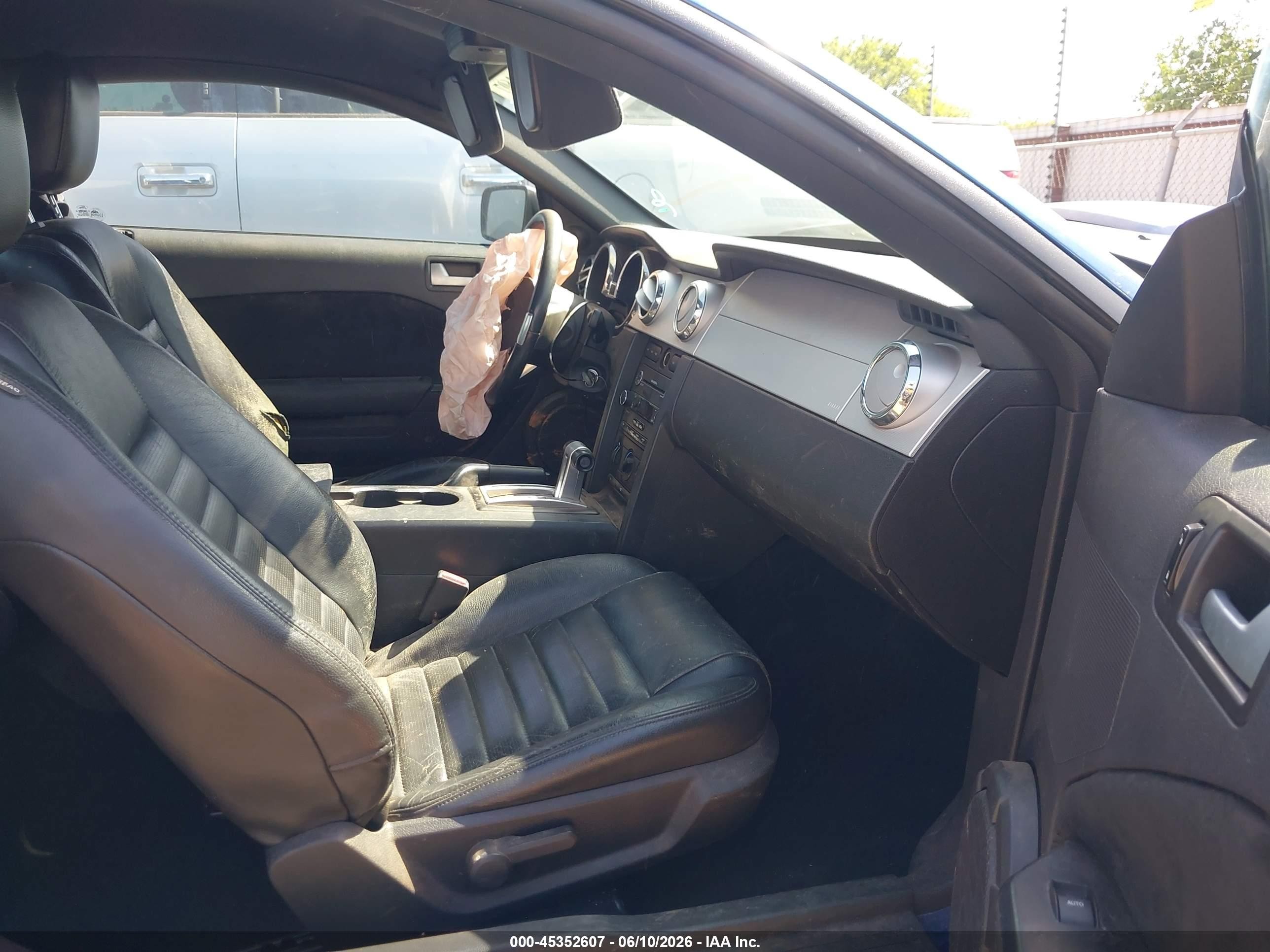2008 Ford Mustang Gt Deluxe/gt Premium Синий vin: 1ZVHT82H285114668