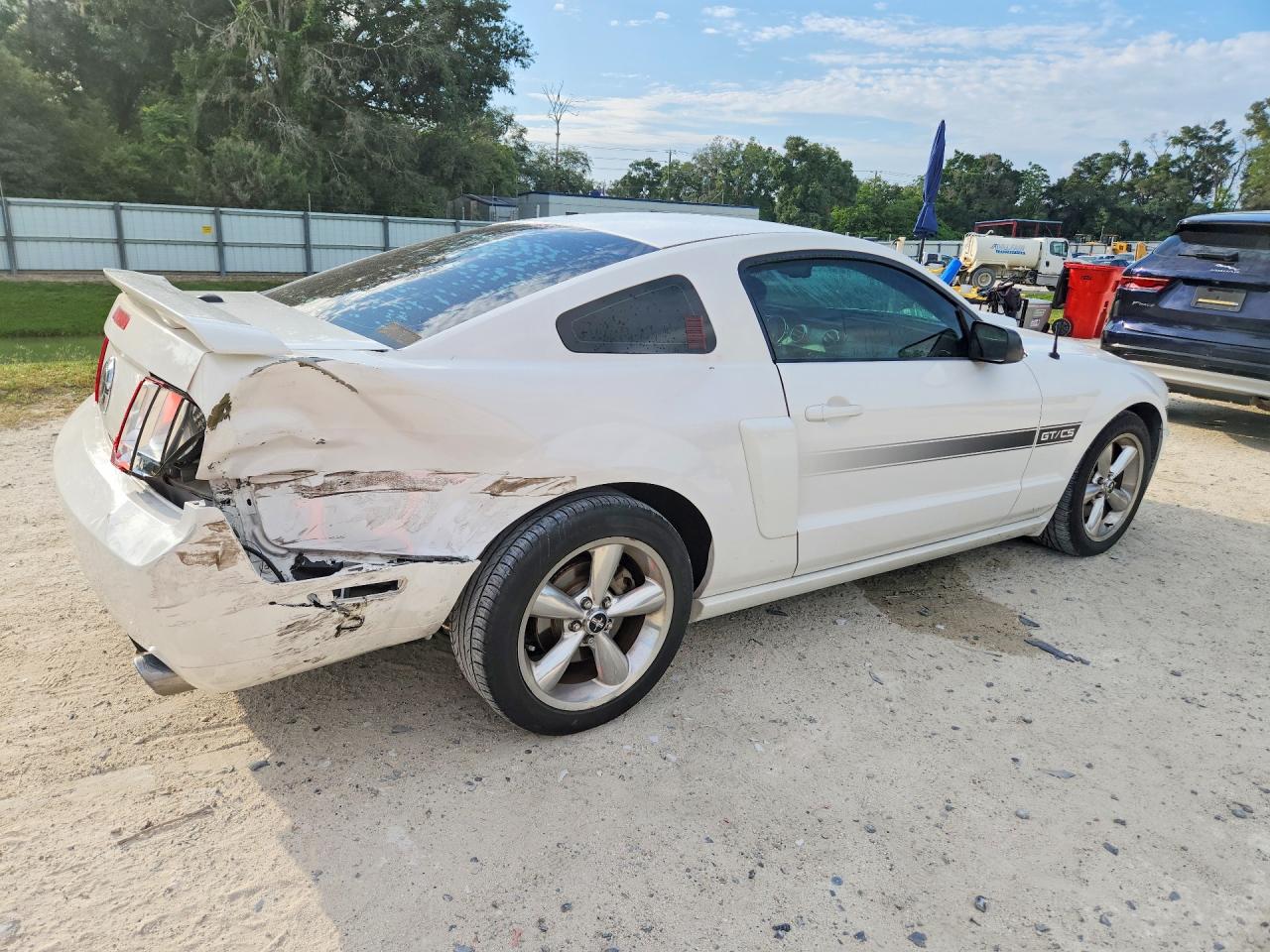 2008 Ford Mustang Gt White vin: 1ZVHT82H285148772