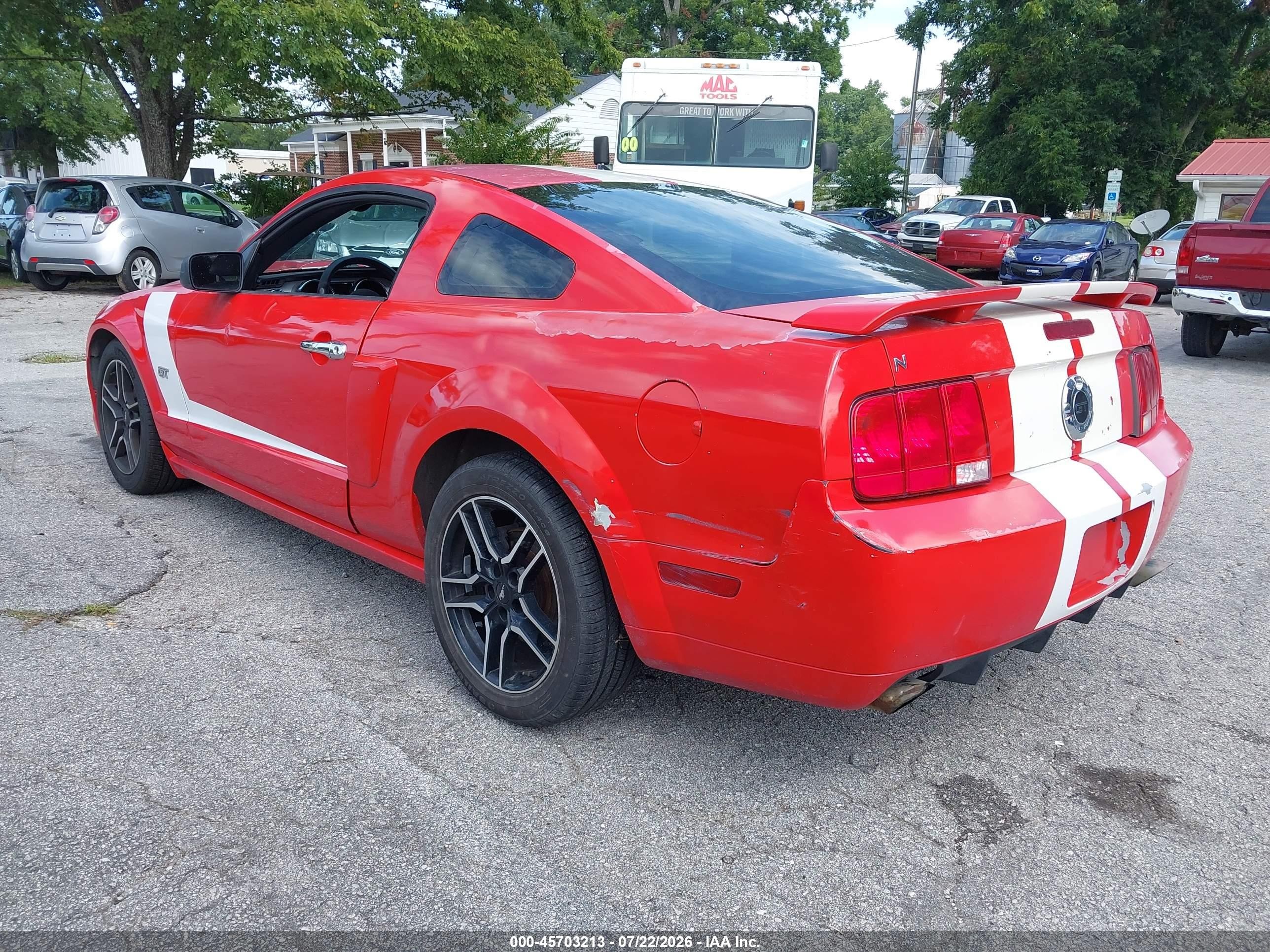 2005 Ford Mustang Gt Deluxe/gt Premium Red vin: 1ZVHT82H355106476