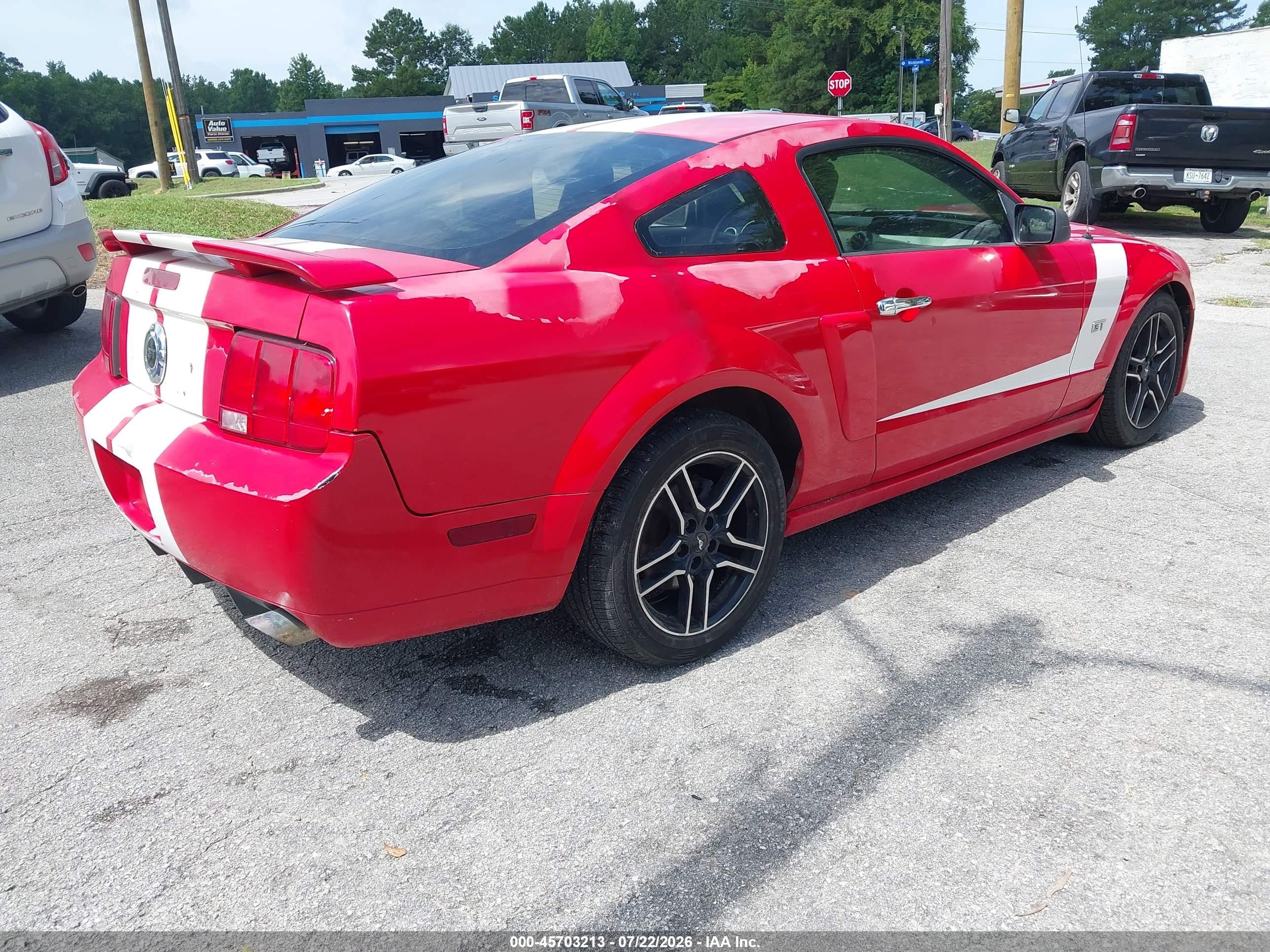 2005 Ford Mustang Gt Deluxe/gt Premium Red vin: 1ZVHT82H355106476