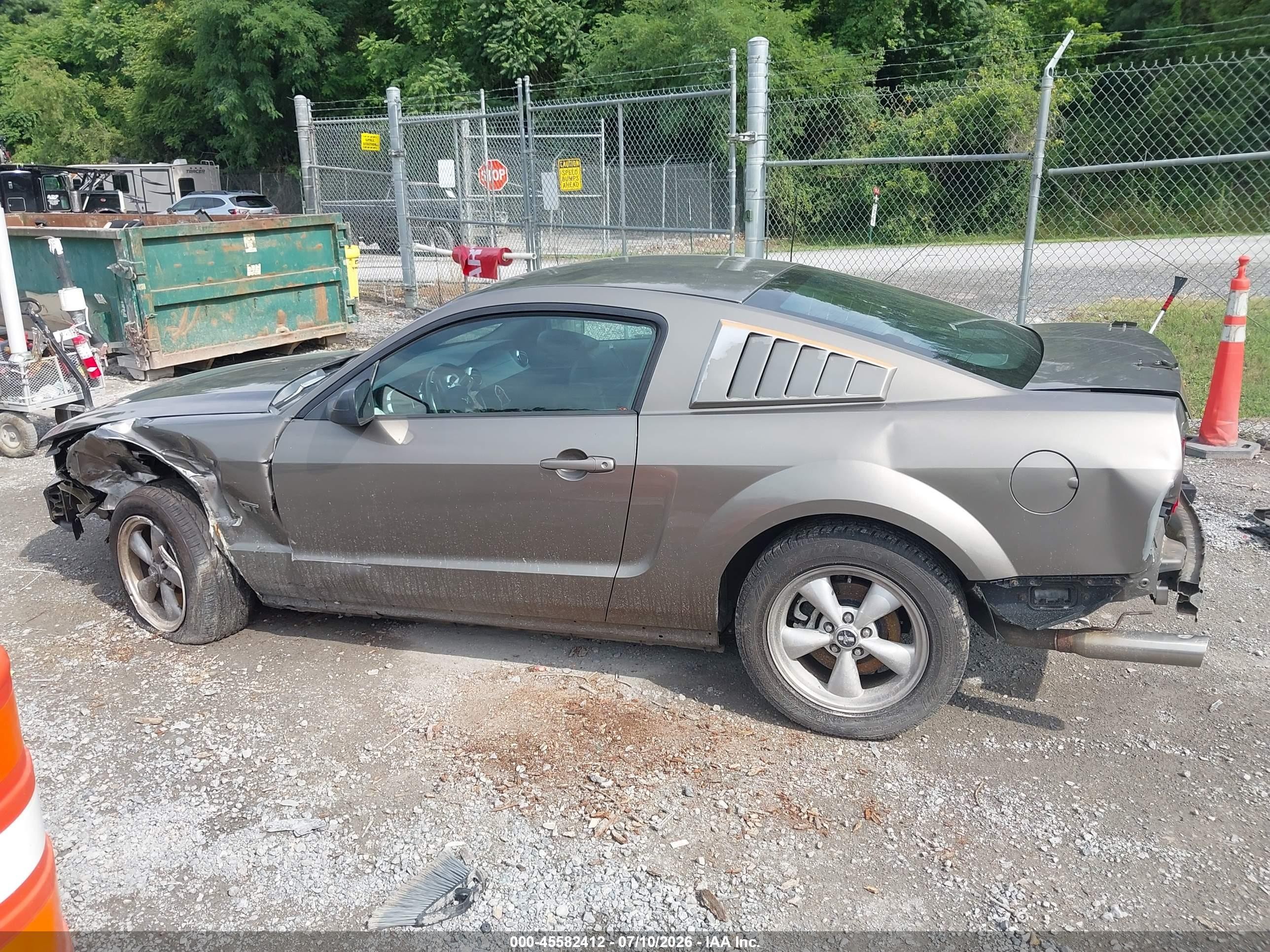 2005 Ford Mustang Gt Deluxe/gt Premium Gray vin: 1ZVHT82H355252022