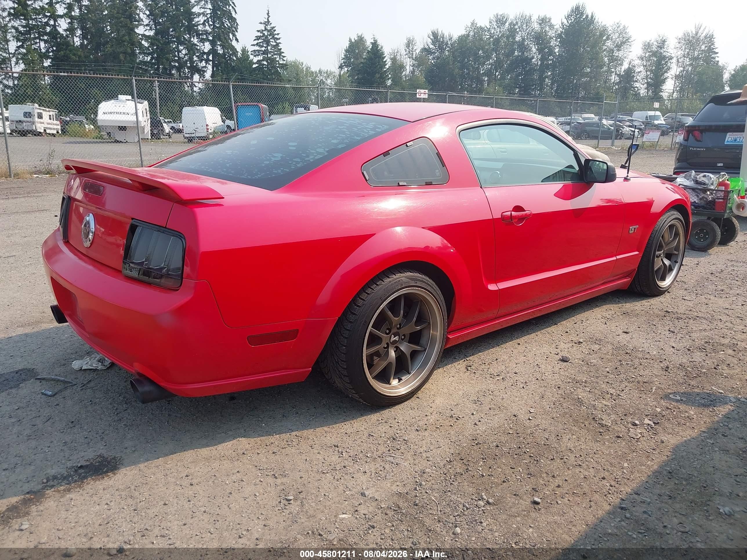 2006 Ford Mustang Gt Red vin: 1ZVHT82H365228708
