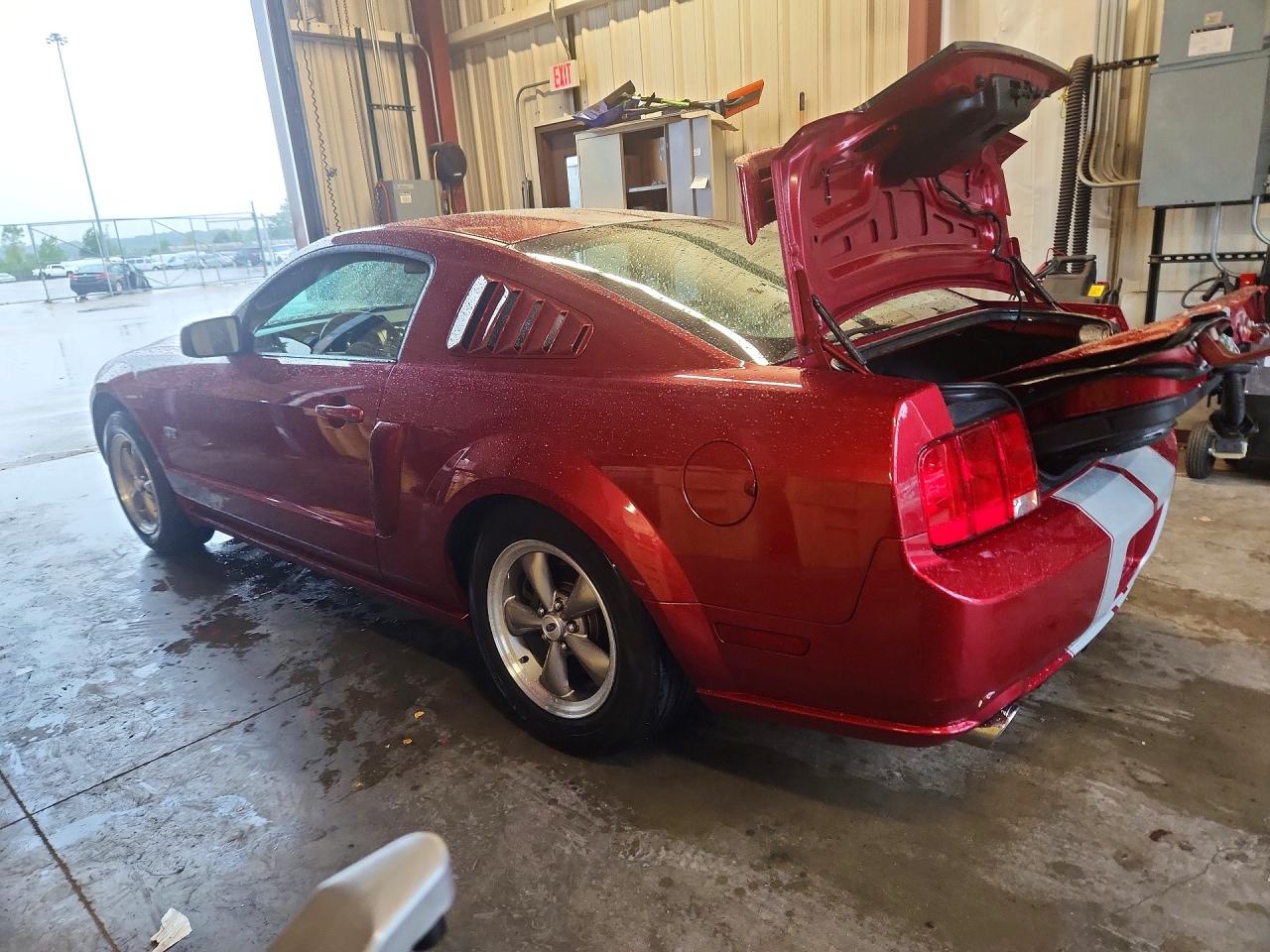 2006 Ford Mustang Gt Maroon vin: 1ZVHT82H365245573