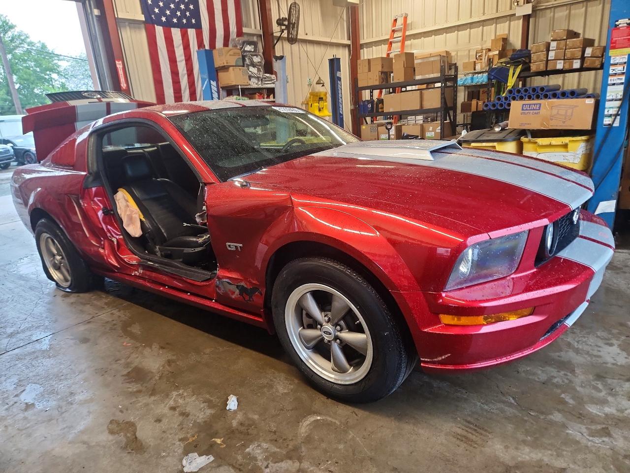 2006 Ford Mustang Gt Maroon vin: 1ZVHT82H365245573