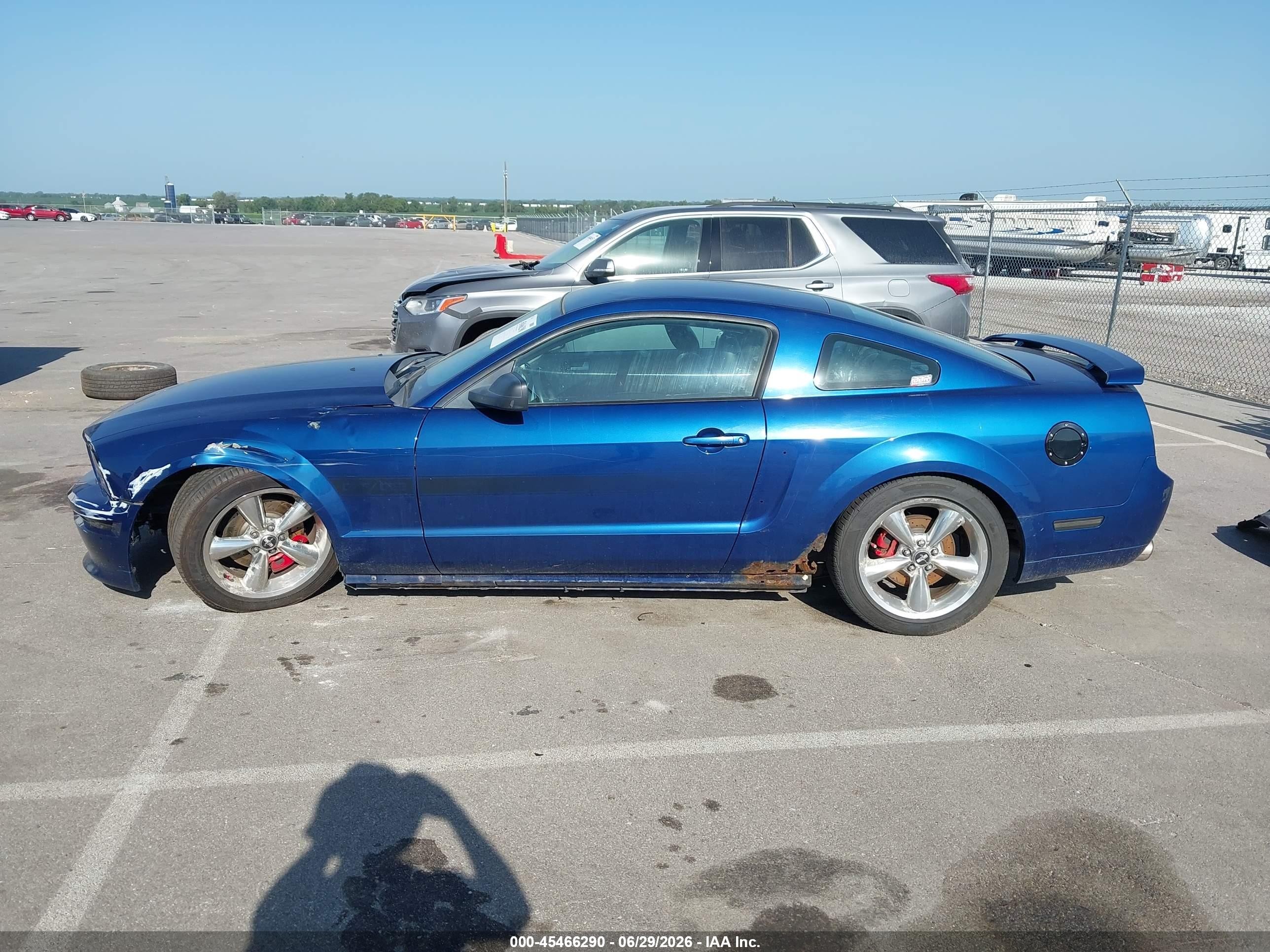 2007 Ford Mustang Gt Deluxe/gt Premium Blue vin: 1ZVHT82H375214230
