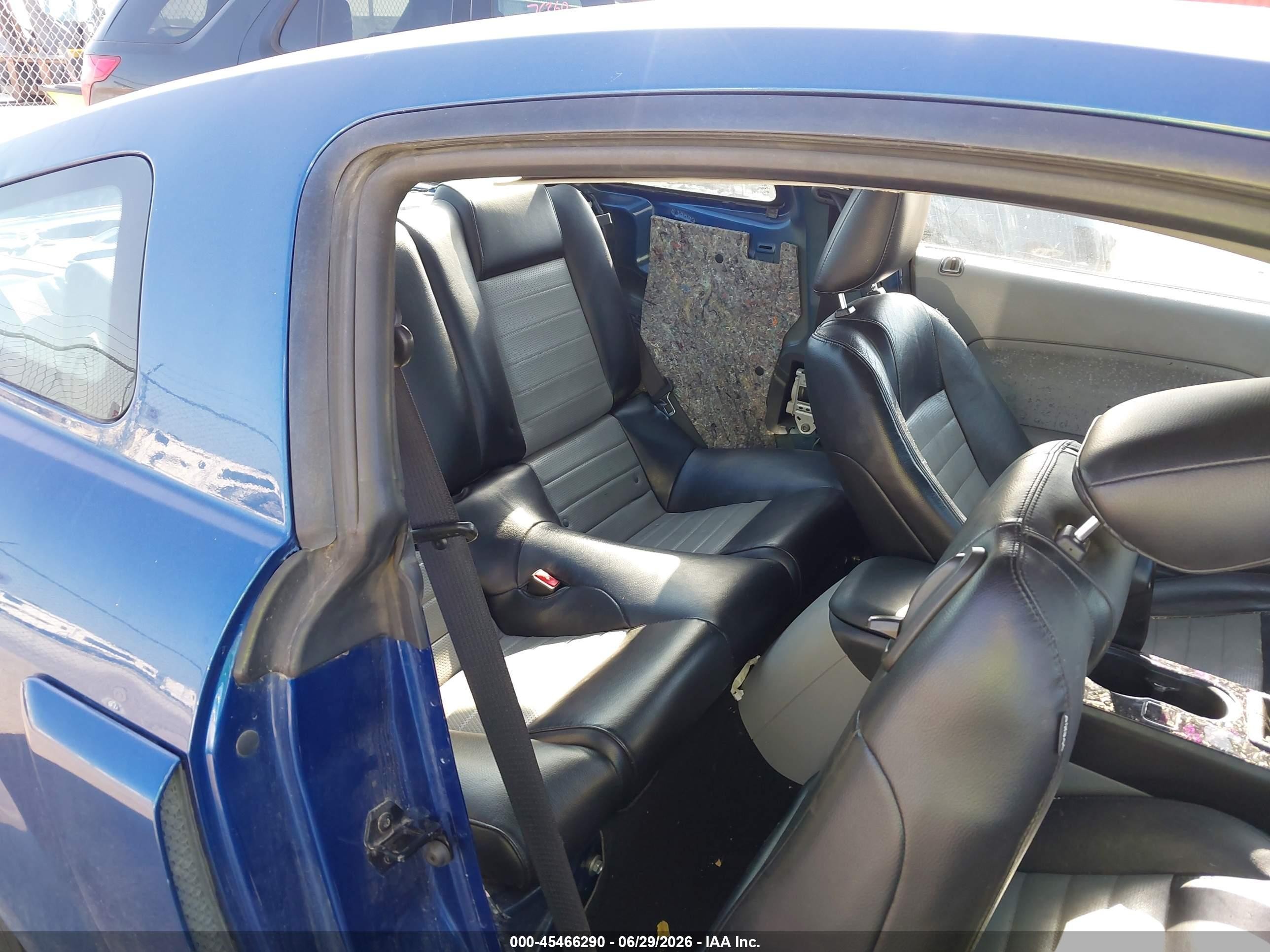 2007 Ford Mustang Gt Deluxe/gt Premium Blue vin: 1ZVHT82H375214230
