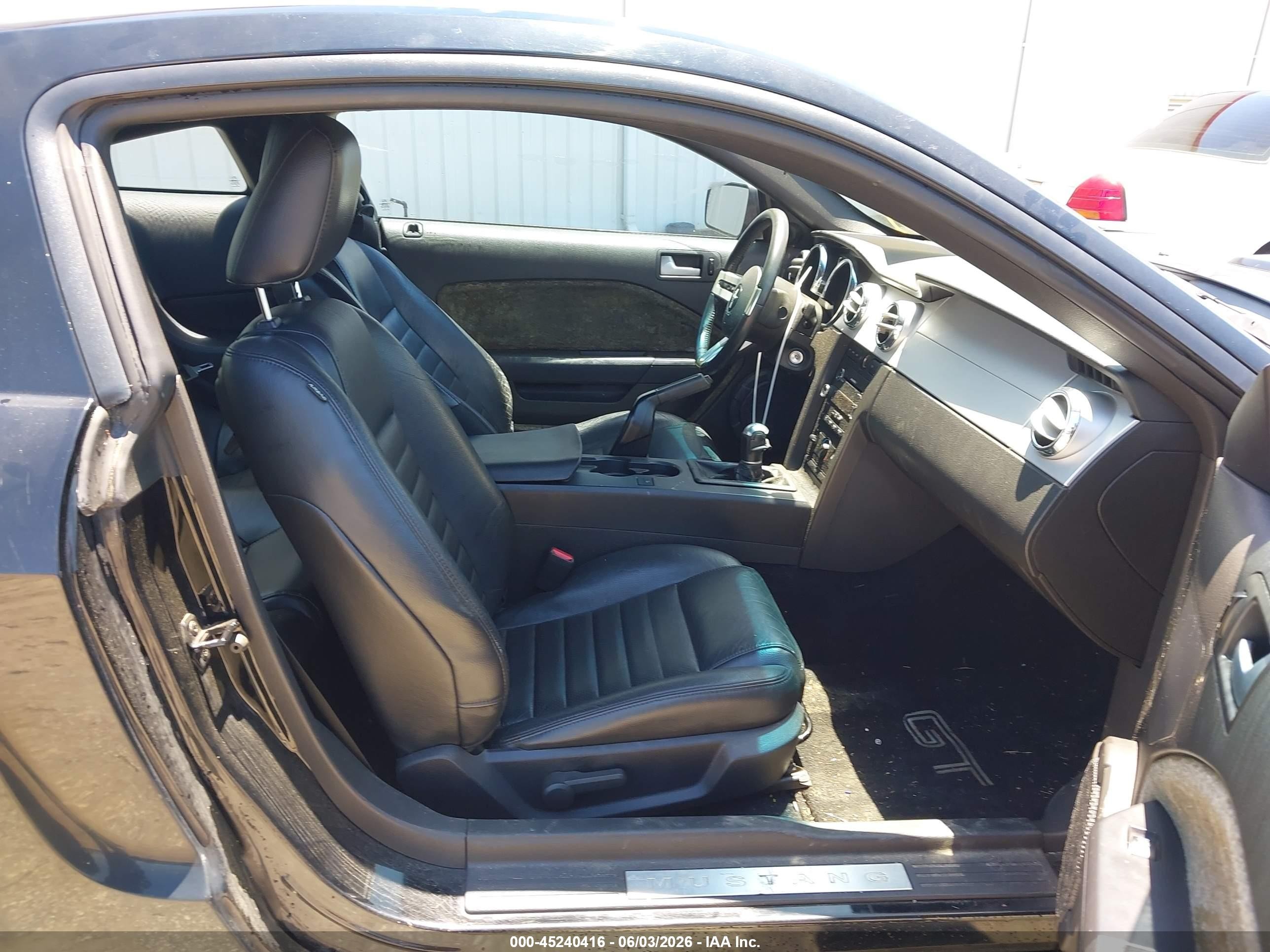 2008 Ford Mustang Gt Deluxe/gt Premium Black vin: 1ZVHT82H385145265
