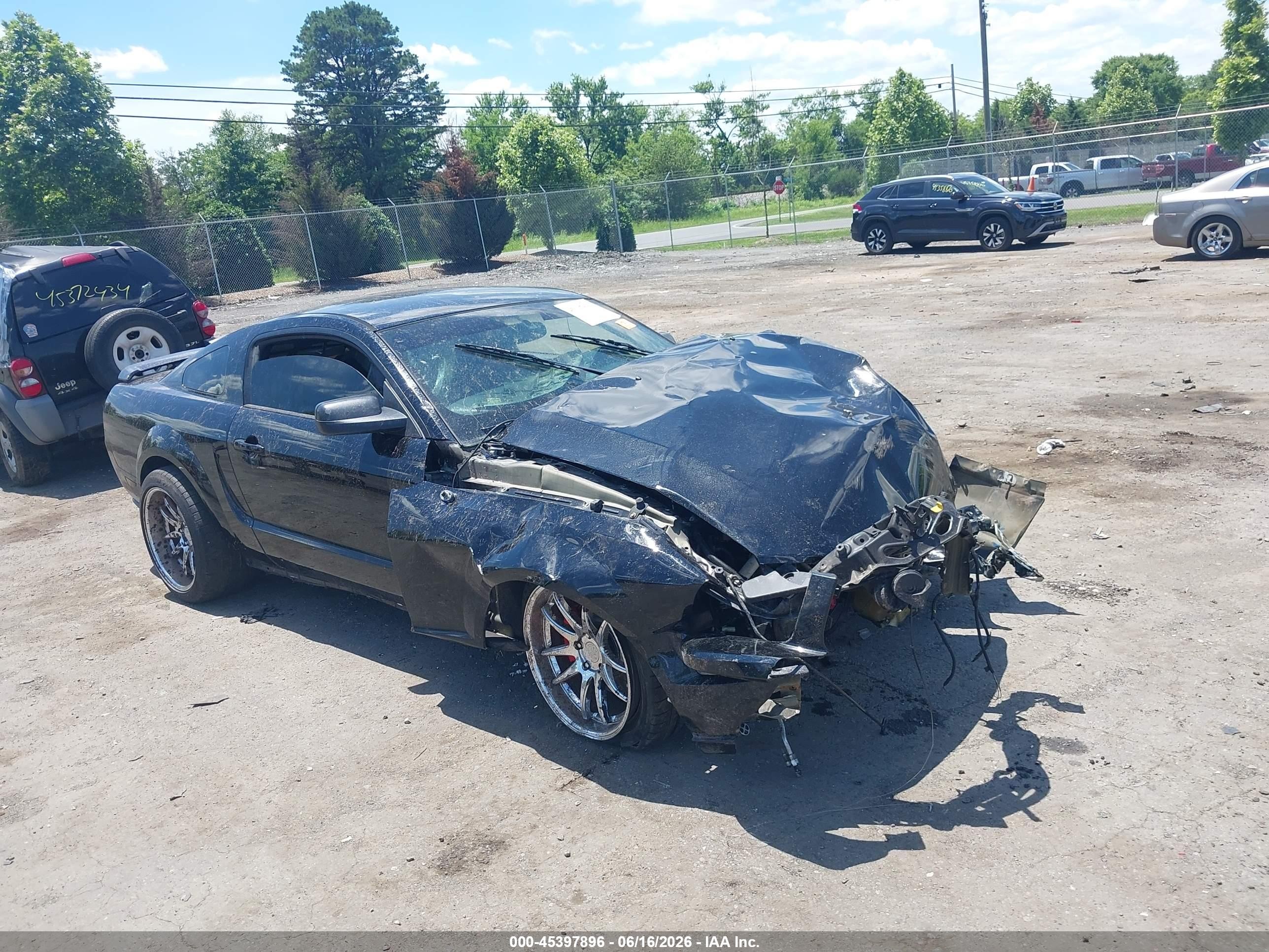 2005 Ford Mustang Gt Deluxe/gt Premium Black vin: 1ZVHT82H455146937