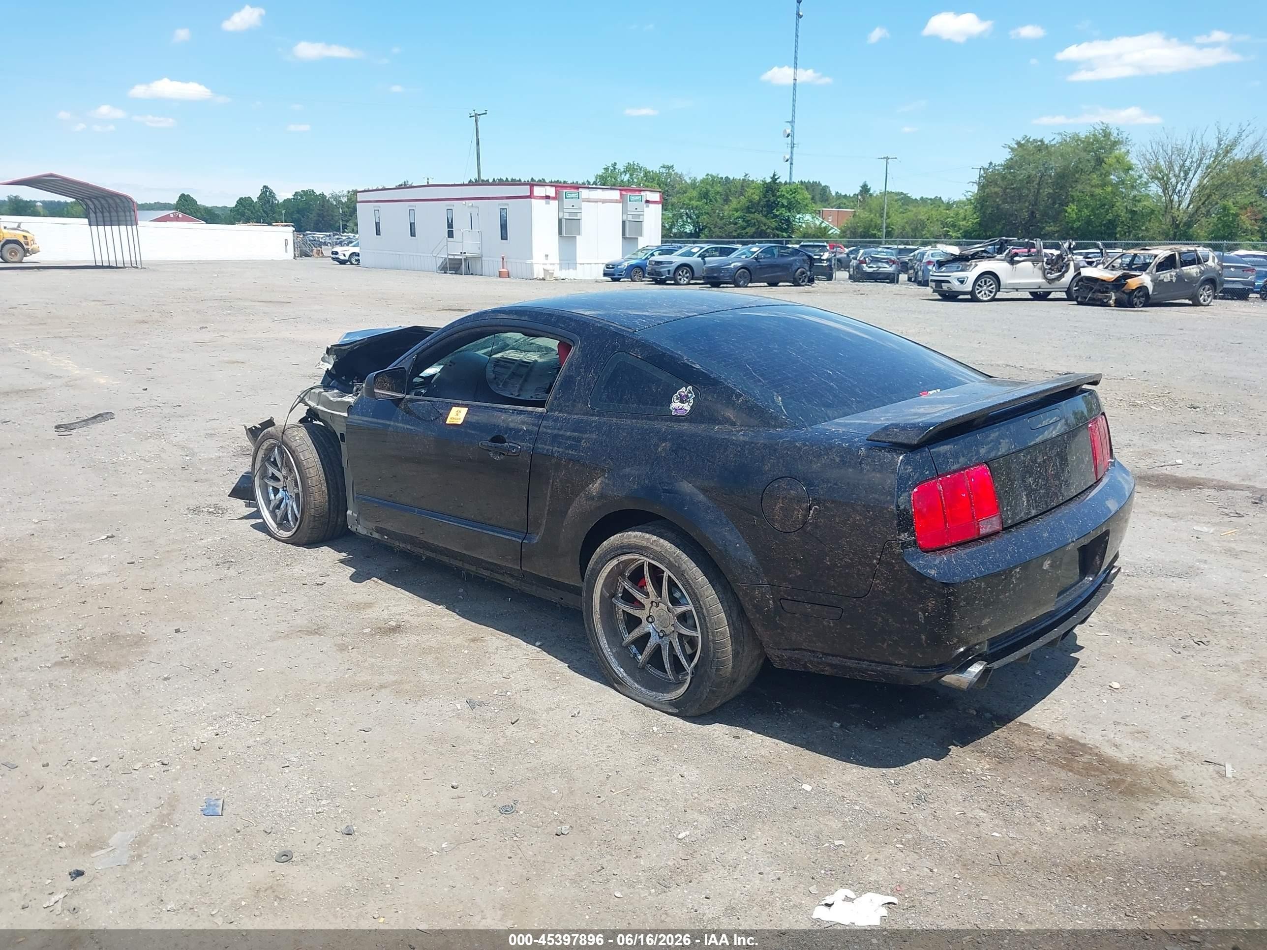 2005 Ford Mustang Gt Deluxe/gt Premium Black vin: 1ZVHT82H455146937
