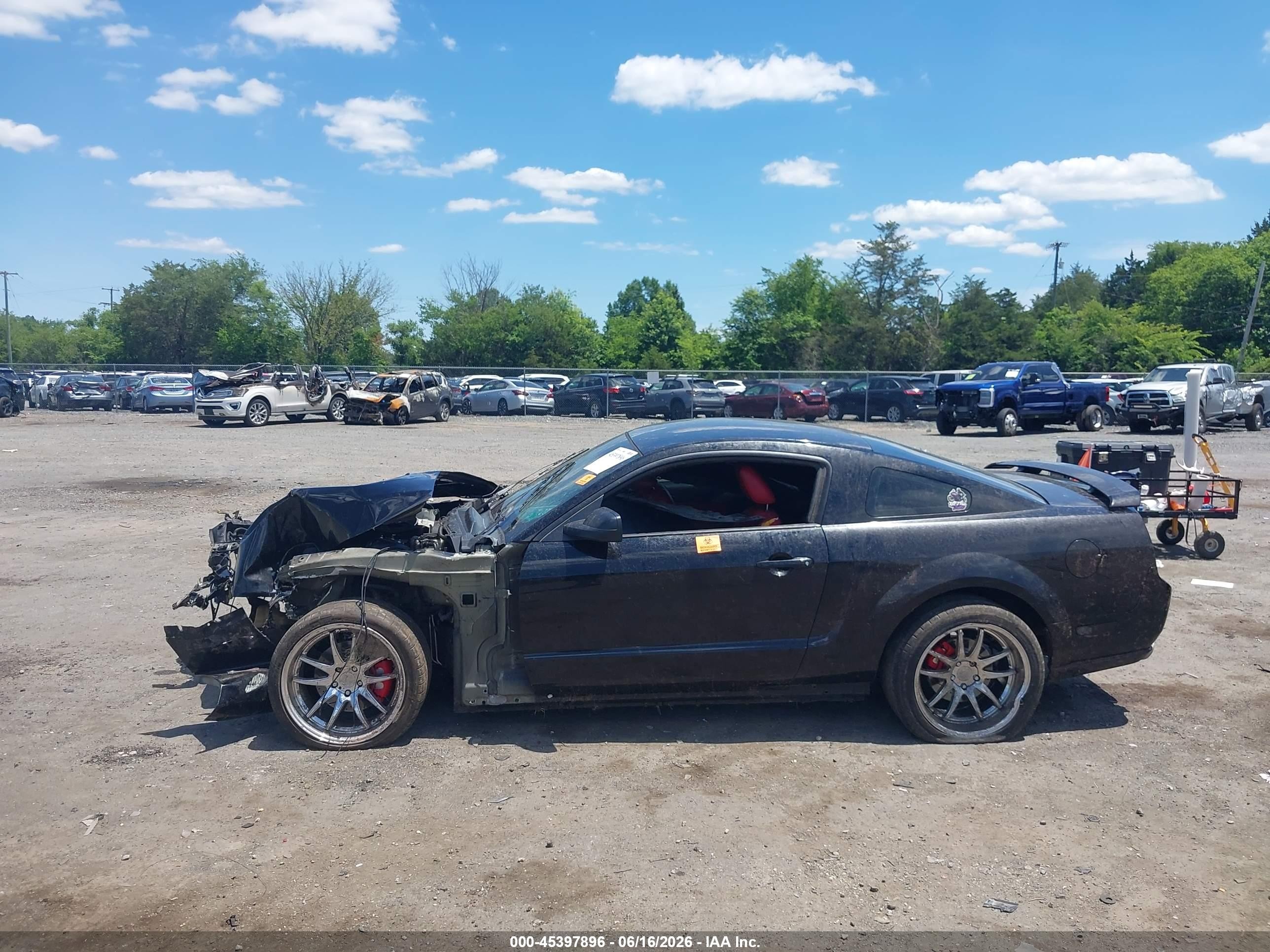 2005 Ford Mustang Gt Deluxe/gt Premium Black vin: 1ZVHT82H455146937