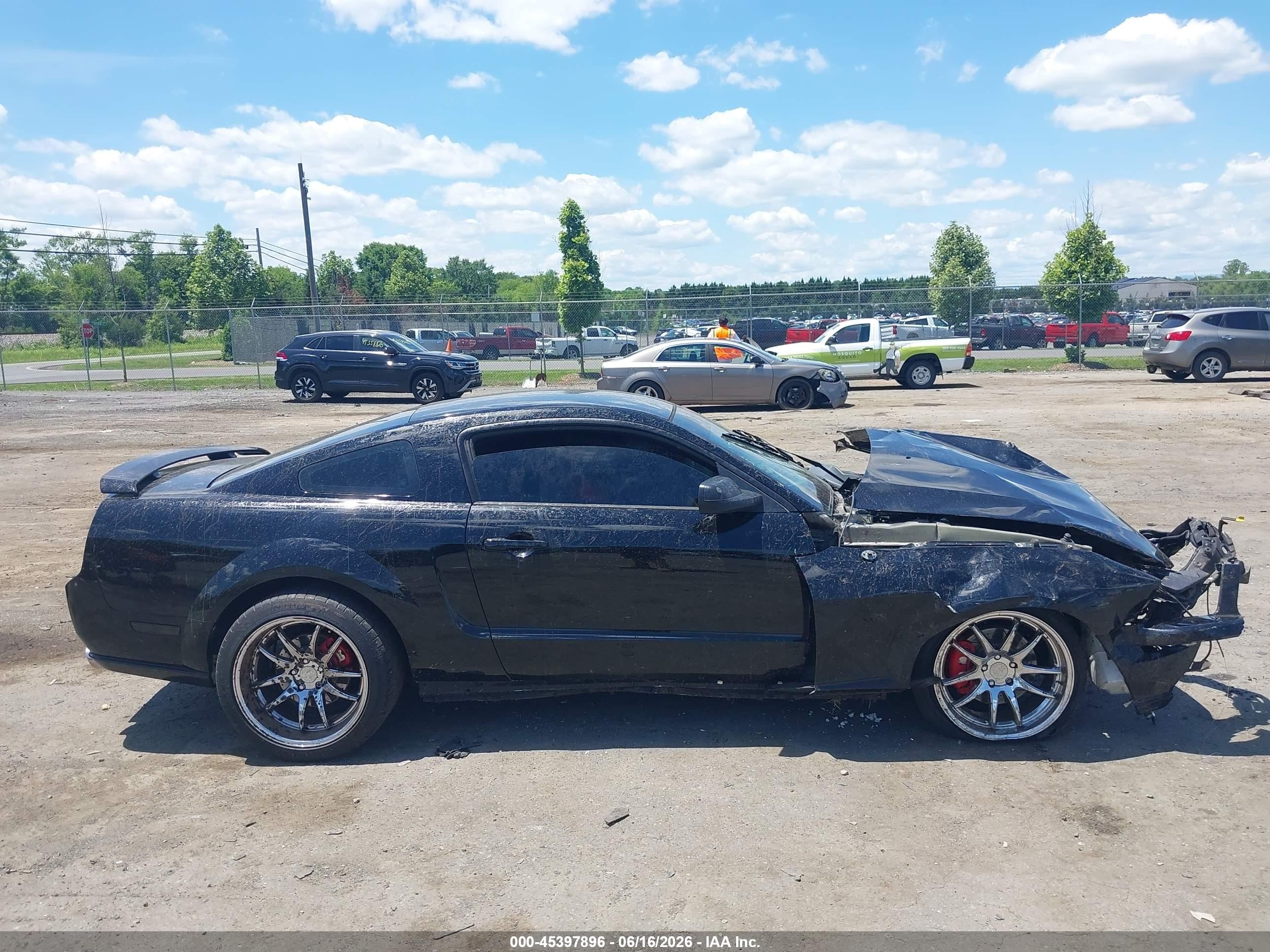 2005 Ford Mustang Gt Deluxe/gt Premium Black vin: 1ZVHT82H455146937