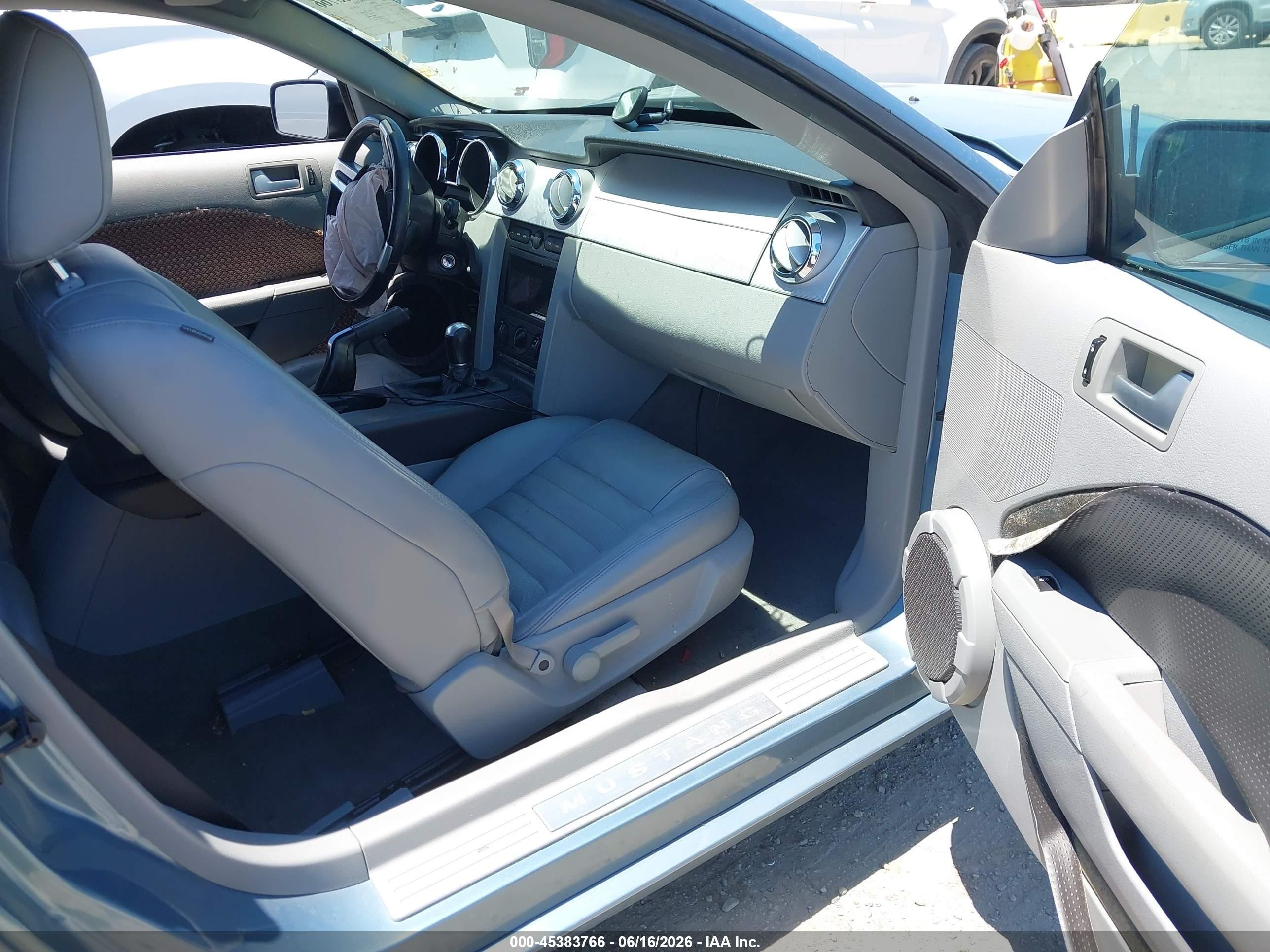2006 Ford Mustang Gt Light Blue vin: 1ZVHT82H465201436