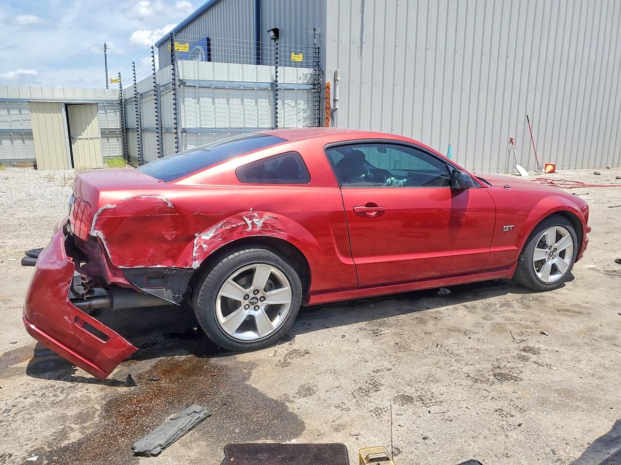 2005 Ford Mustang Gt Burgundy vin: 1ZVHT82H555119066