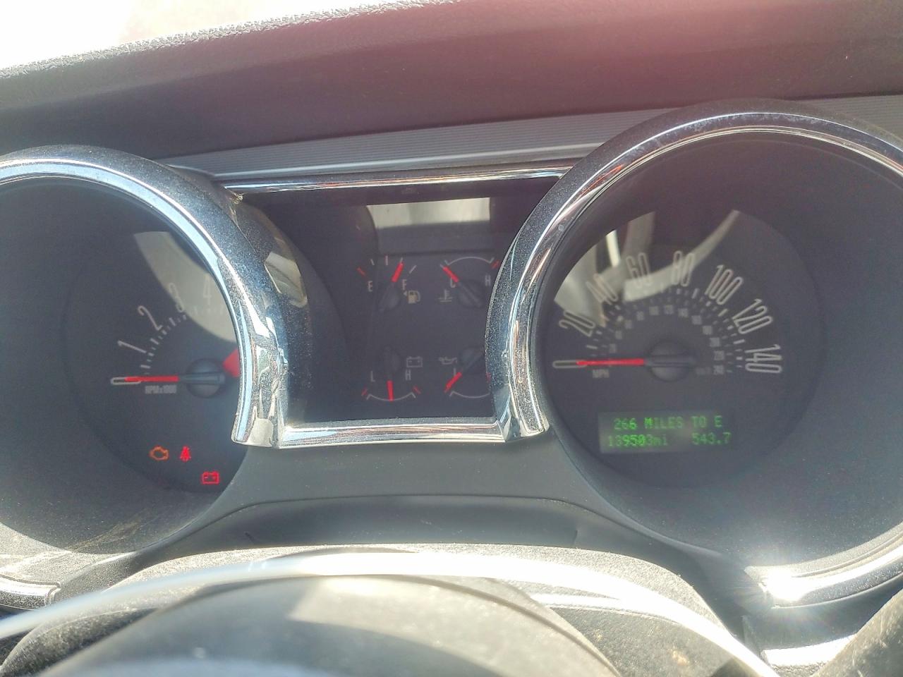 2005 Ford Mustang Gt Burgundy vin: 1ZVHT82H555119066