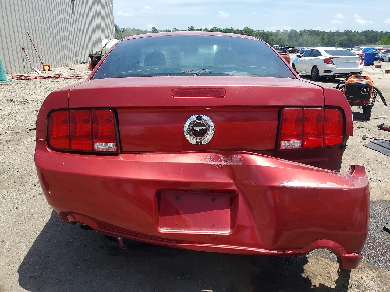 2005 Ford Mustang Gt Burgundy vin: 1ZVHT82H555119066