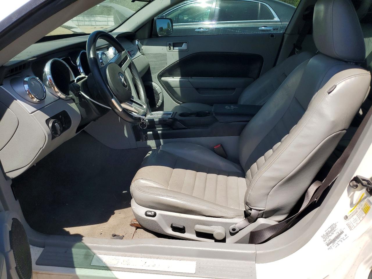 2007 Ford Mustang Gt Белый vin: 1ZVHT82H575302213