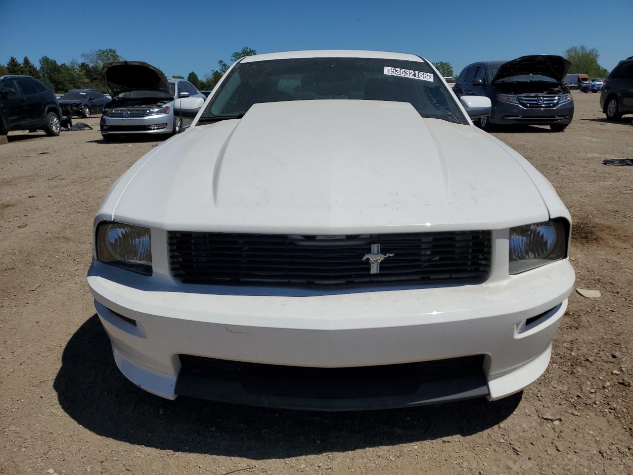2007 Ford Mustang Gt Белый vin: 1ZVHT82H575302213 Damage: Front Bumper, Multiple Scratches Light, 3