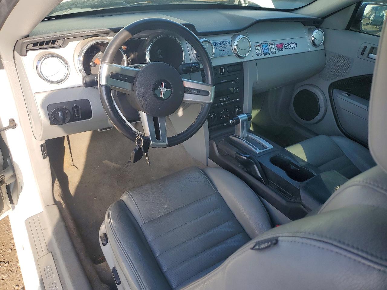 2007 Ford Mustang Gt White vin: 1ZVHT82H575302213