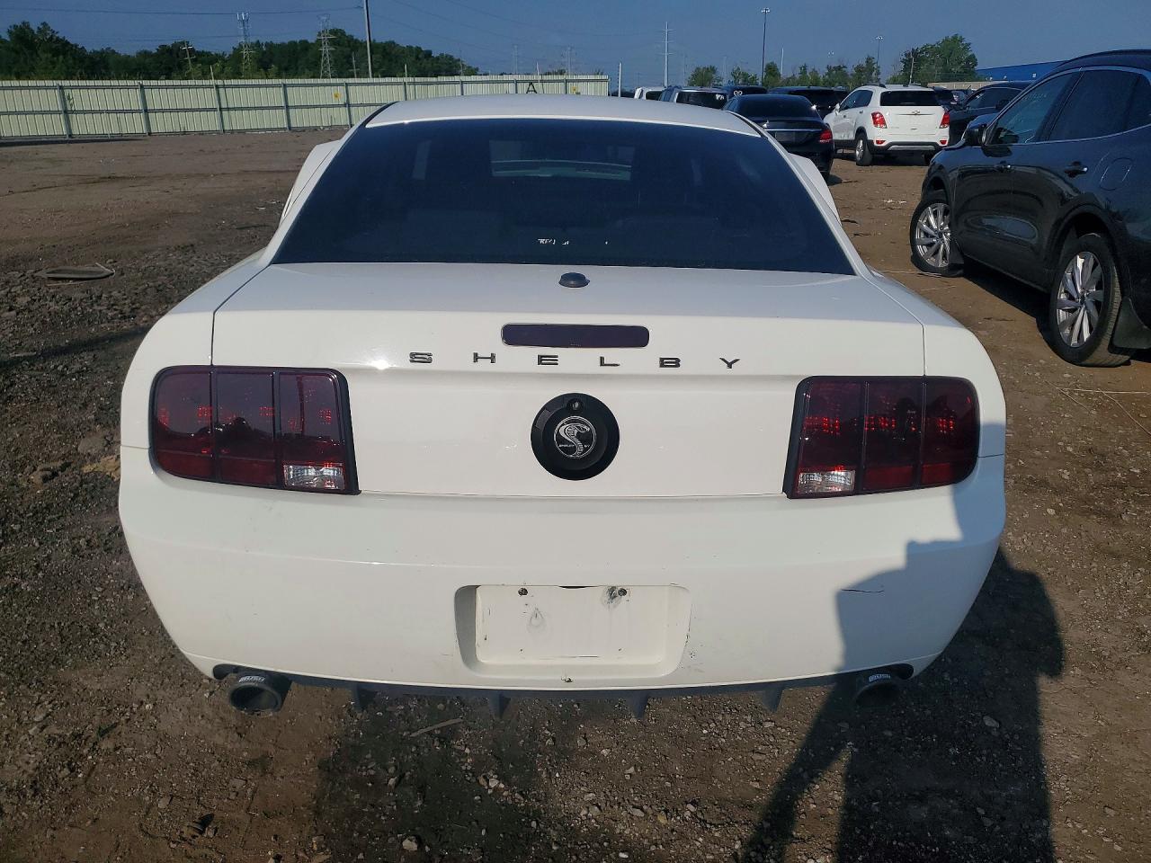 2007 Ford Mustang Gt White vin: 1ZVHT82H575302213