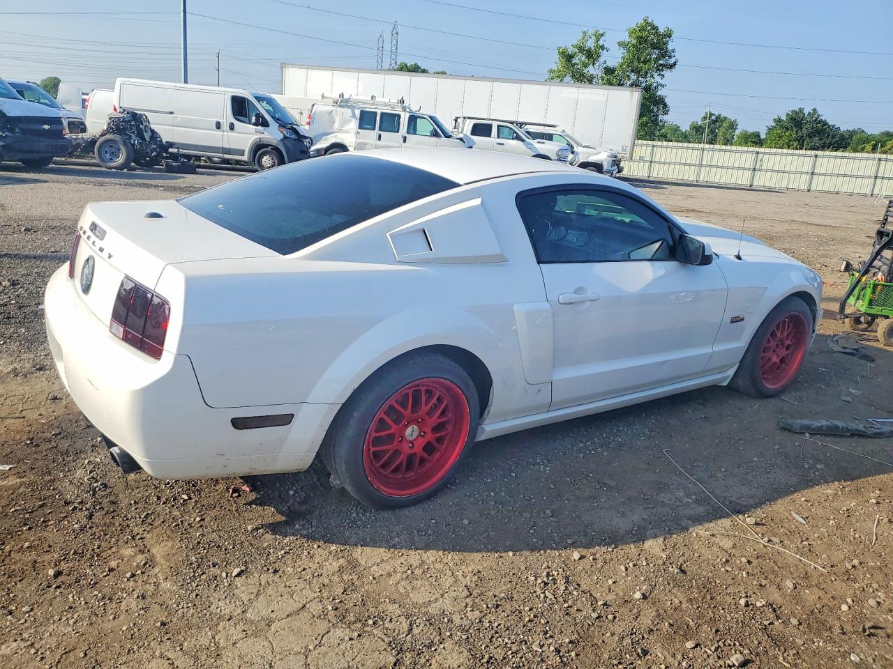 2007 Ford Mustang Gt White vin: 1ZVHT82H575302213