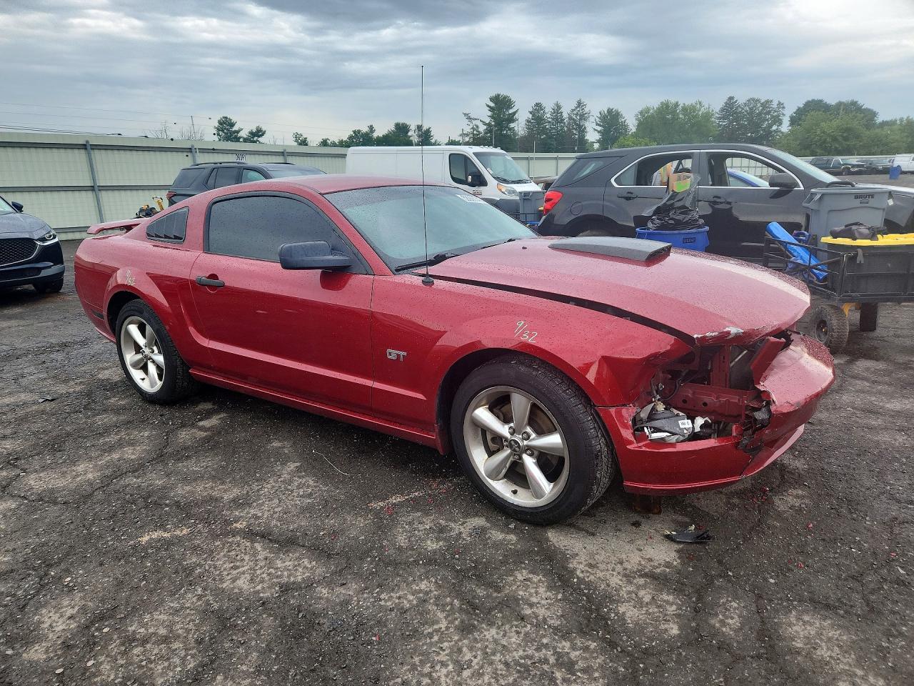 2008 Ford Mustang Gt Red vin: 1ZVHT82H585148104