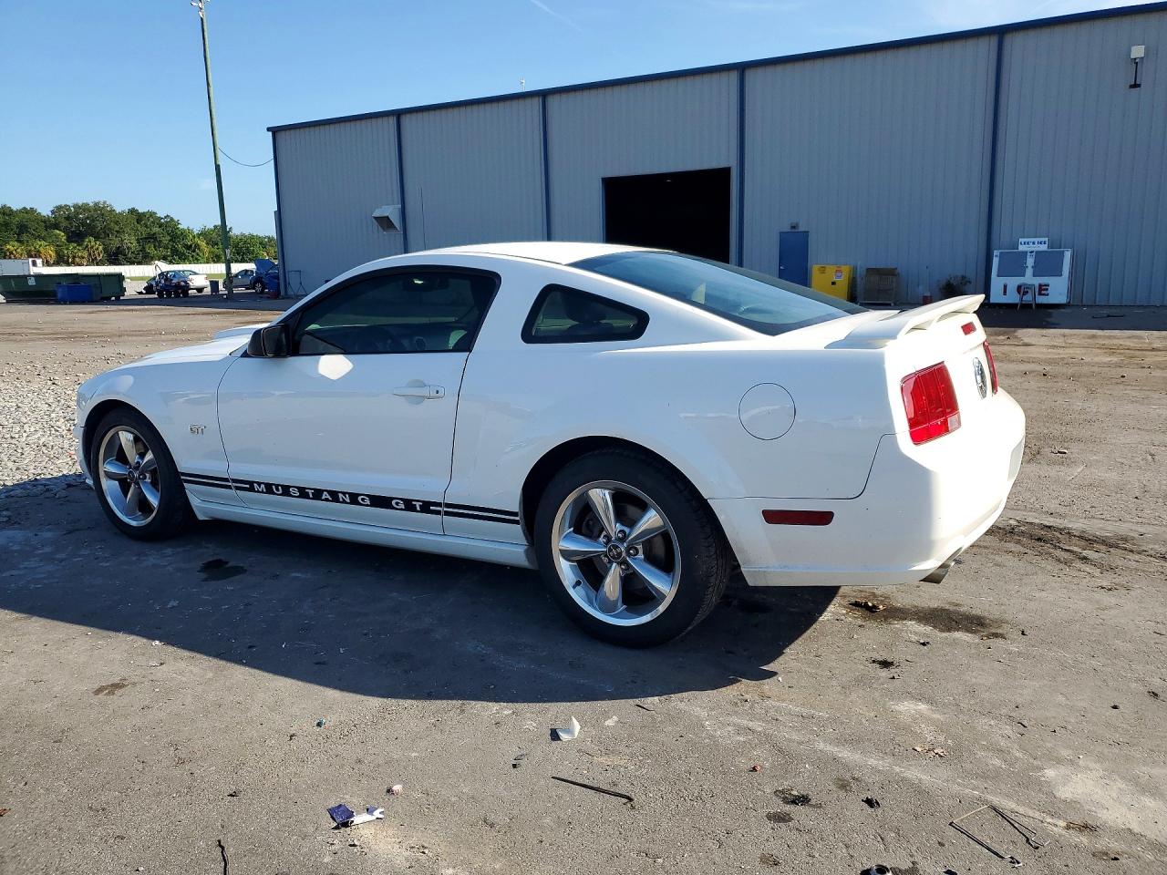 2008 Ford Mustang Gt White vin: 1ZVHT82H585188988