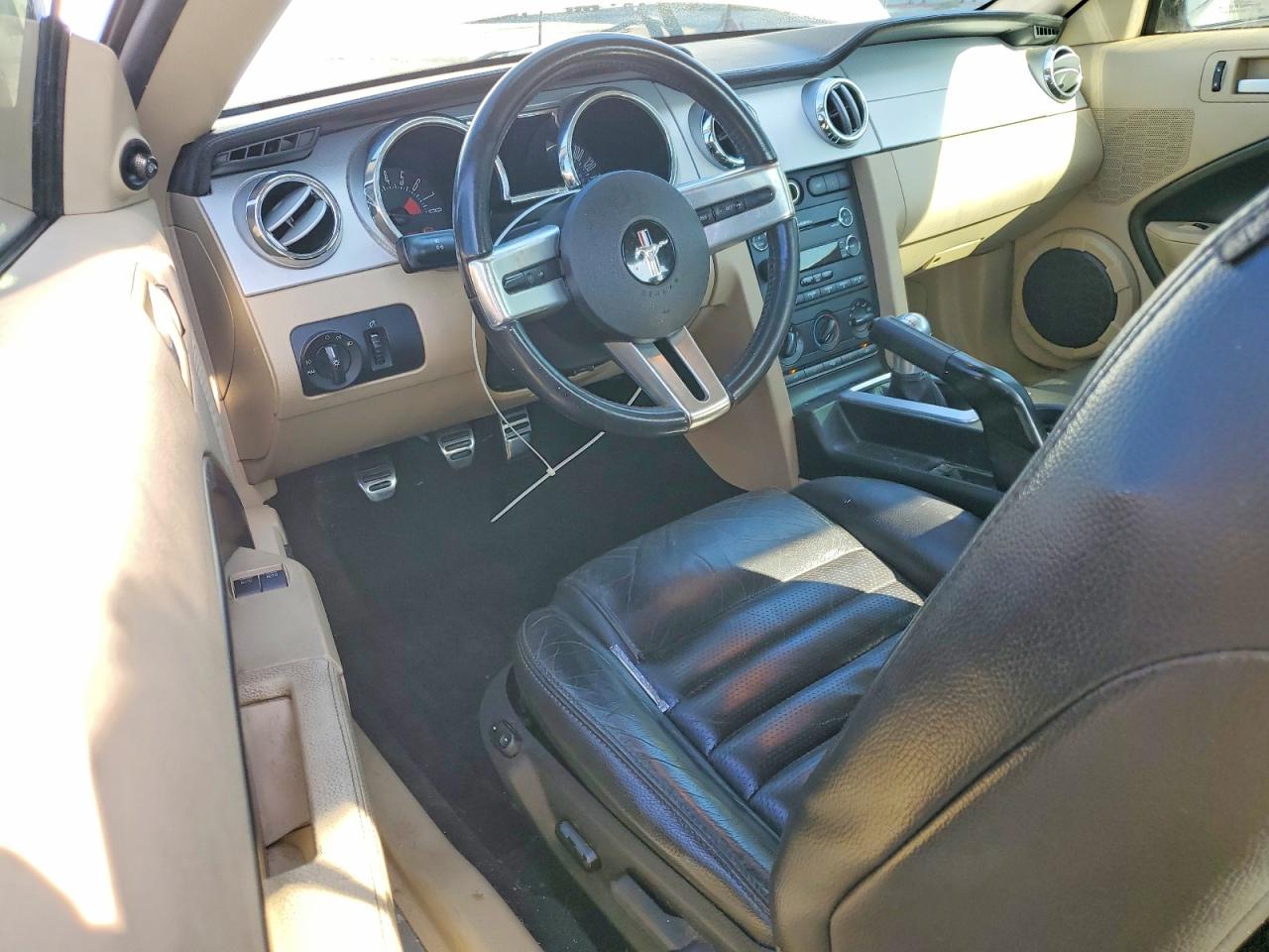 2008 Ford Mustang Gt White vin: 1ZVHT82H585188988
