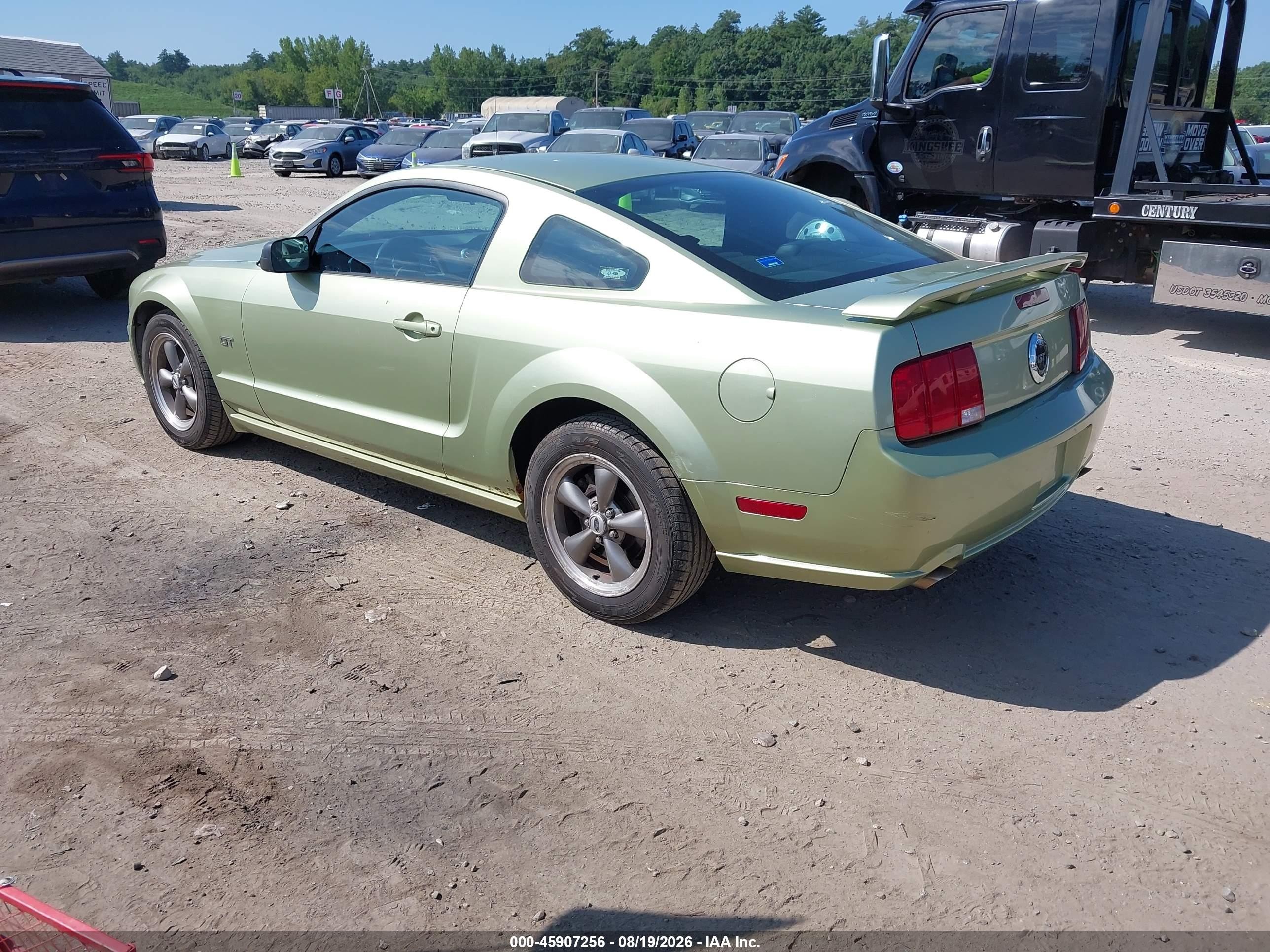 2005 Ford Mustang Gt Deluxe/gt Premium Green vin: 1ZVHT82H655132215