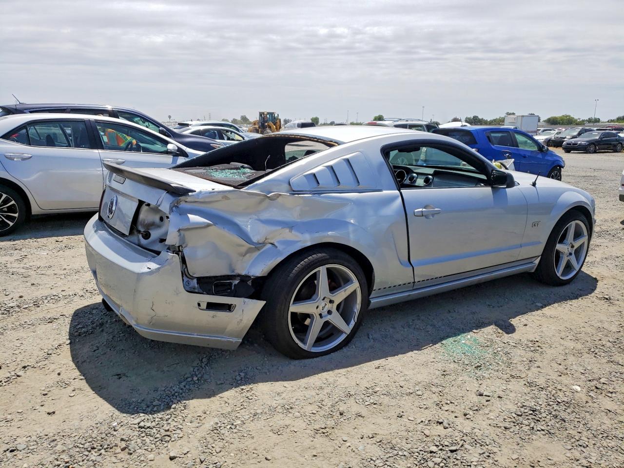 2006 Ford Mustang Gt Silver vin: 1ZVHT82H665188236