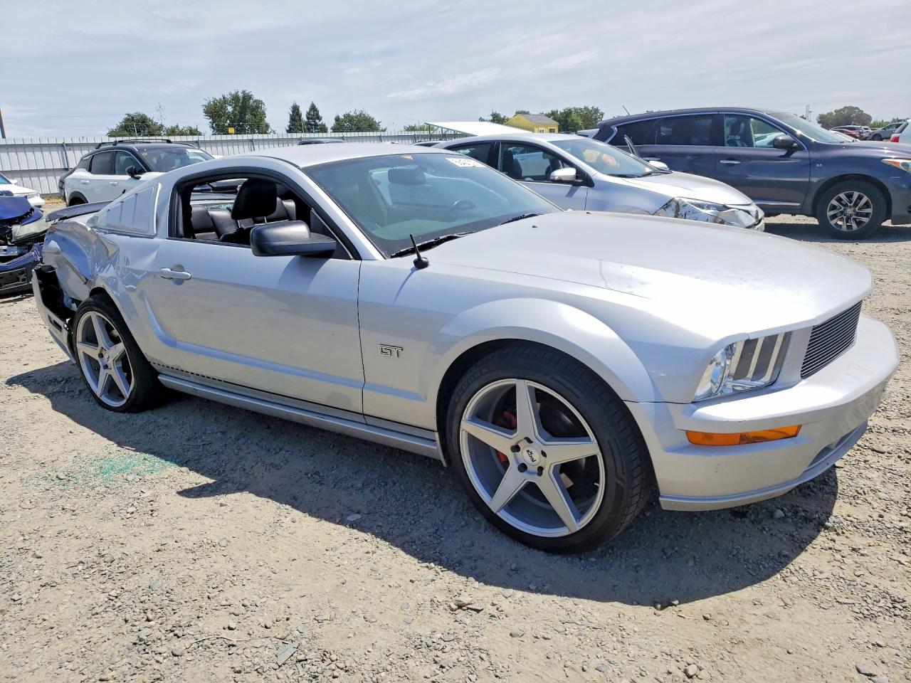 2006 Ford Mustang Gt Silver vin: 1ZVHT82H665188236