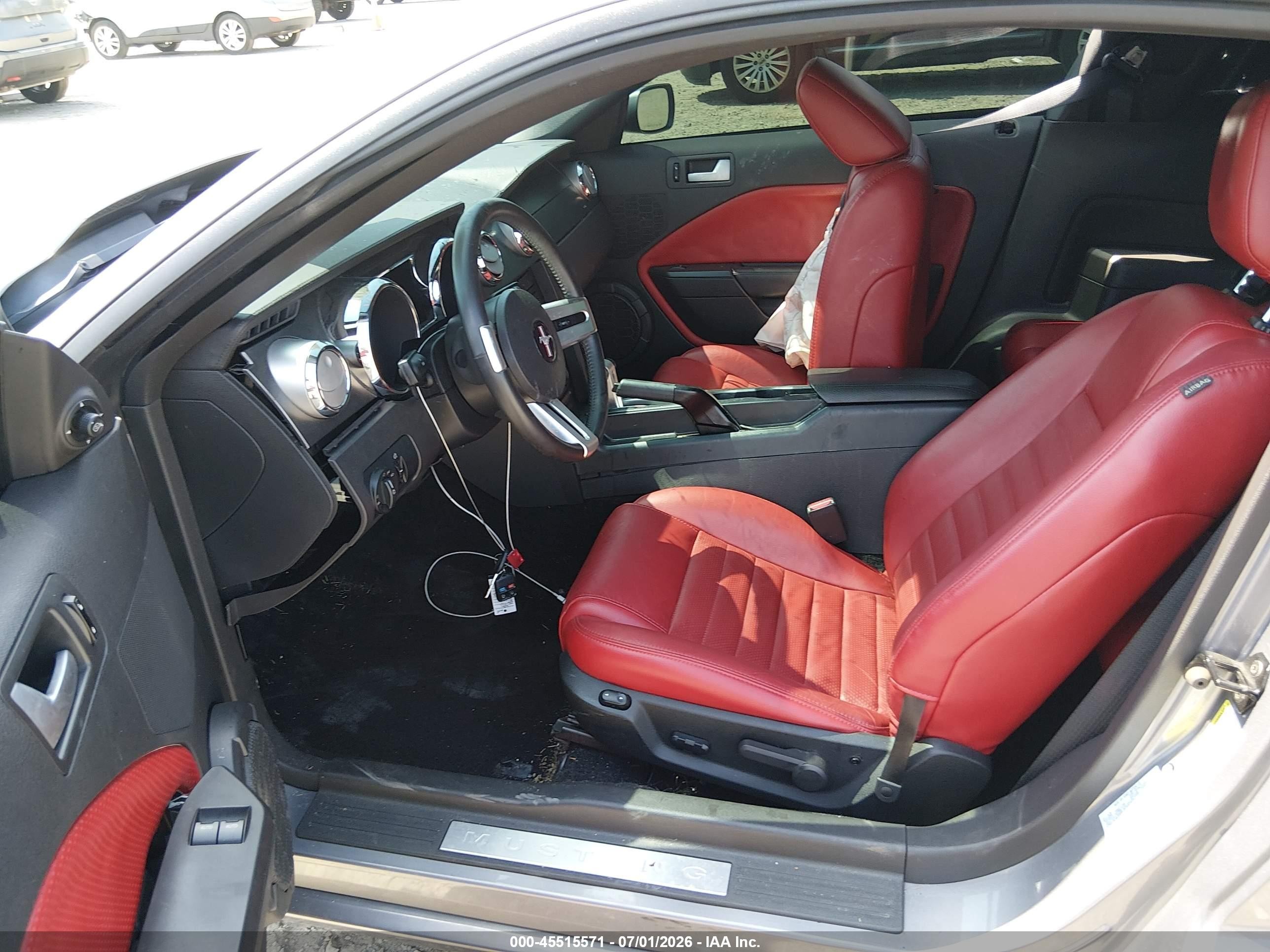 2007 Ford Mustang Gt Deluxe/gt Premium Silver vin: 1ZVHT82H675201942