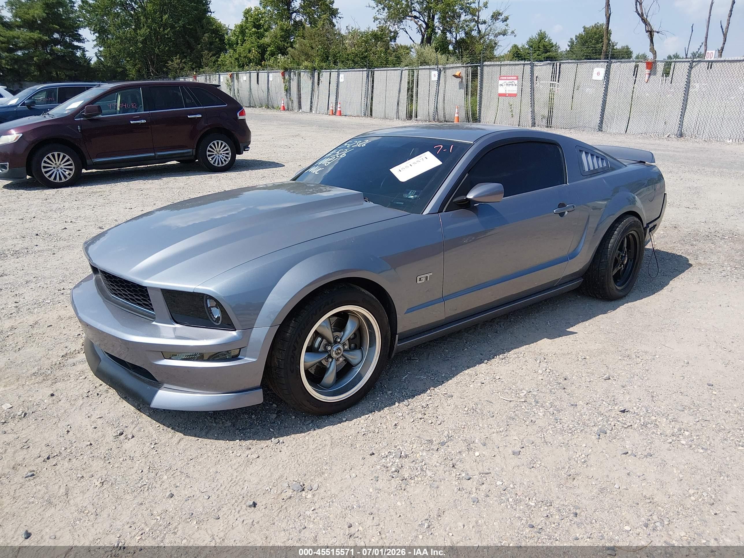 2007 Ford Mustang Gt Deluxe/gt Premium Silver vin: 1ZVHT82H675201942