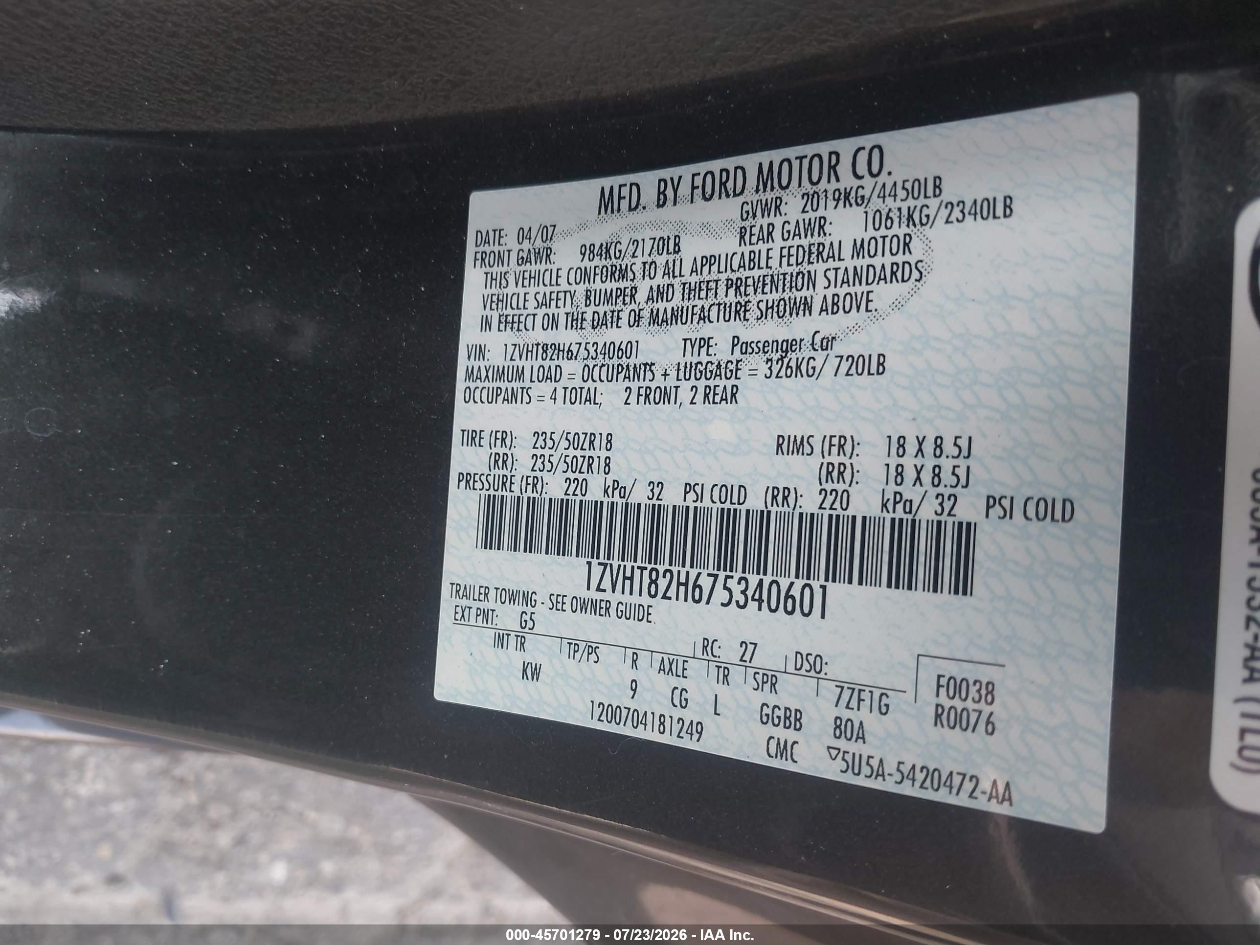 2007 Ford Mustang Gt Deluxe/gt Premium Черный vin: 1ZVHT82H675340601