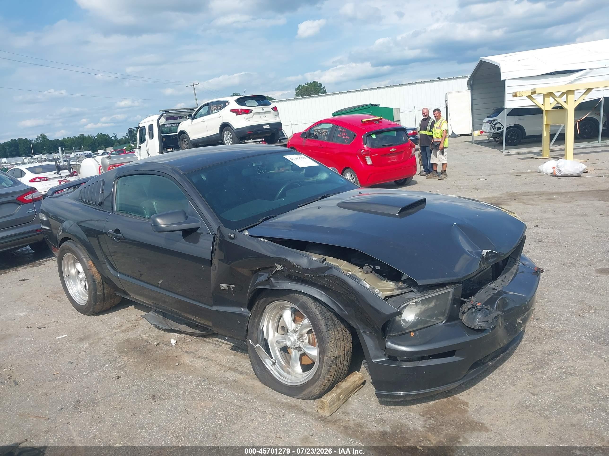2007 Ford Mustang Gt Deluxe/gt Premium Черный vin: 1ZVHT82H675340601