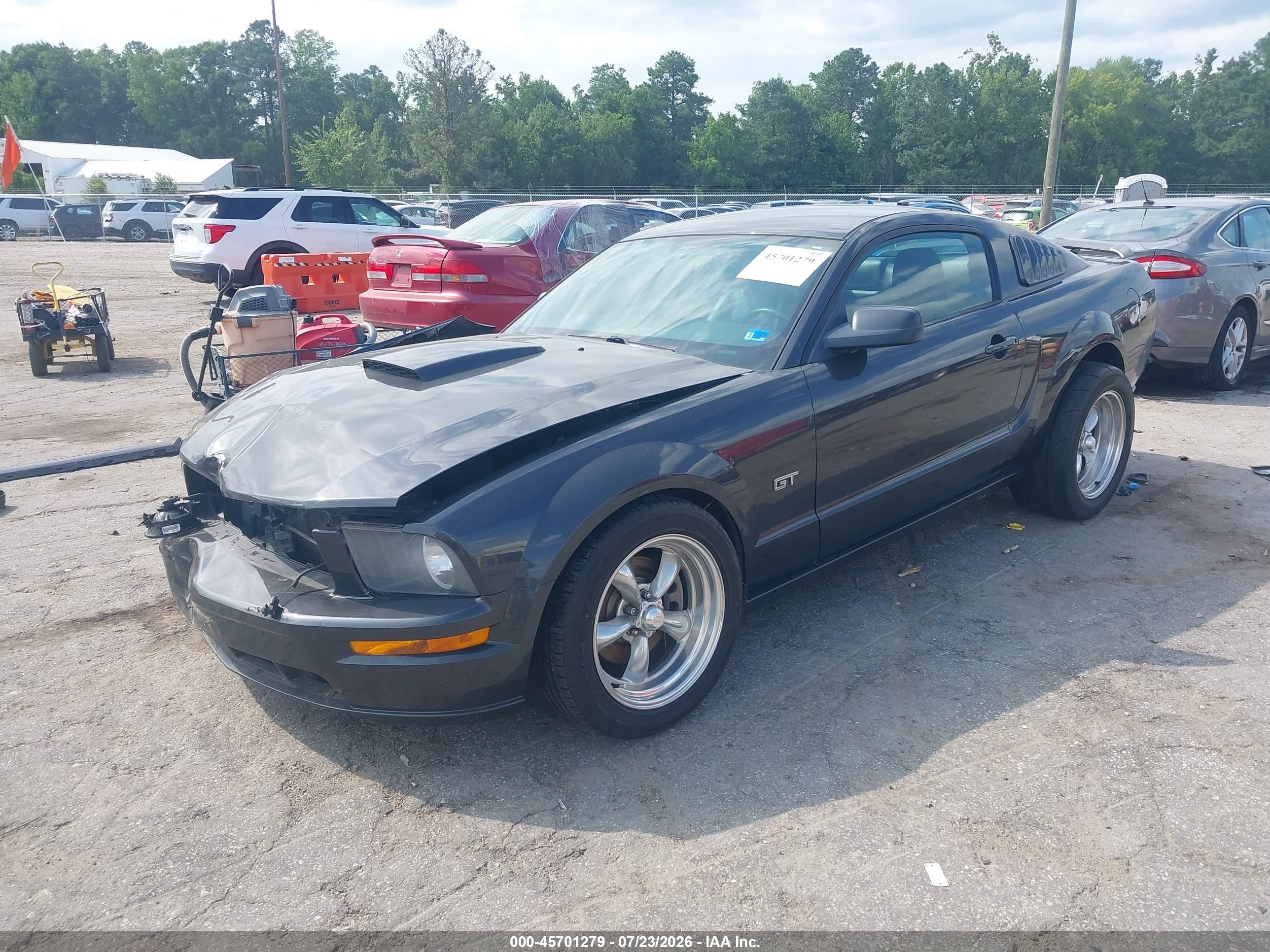 2007 Ford Mustang Gt Deluxe/gt Premium Черный vin: 1ZVHT82H675340601