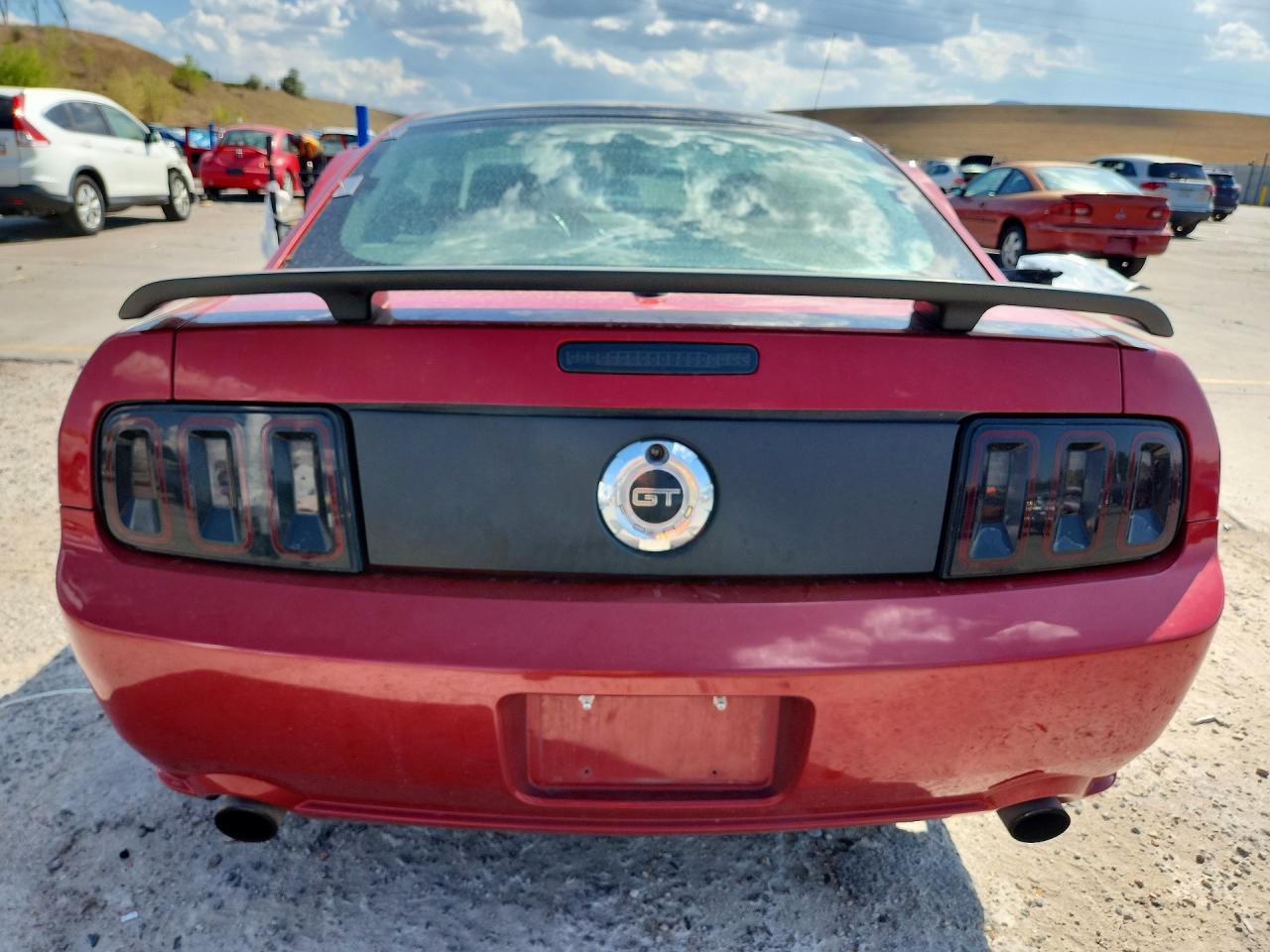 2009 Ford Mustang Gt Red vin: 1ZVHT82H695142510
