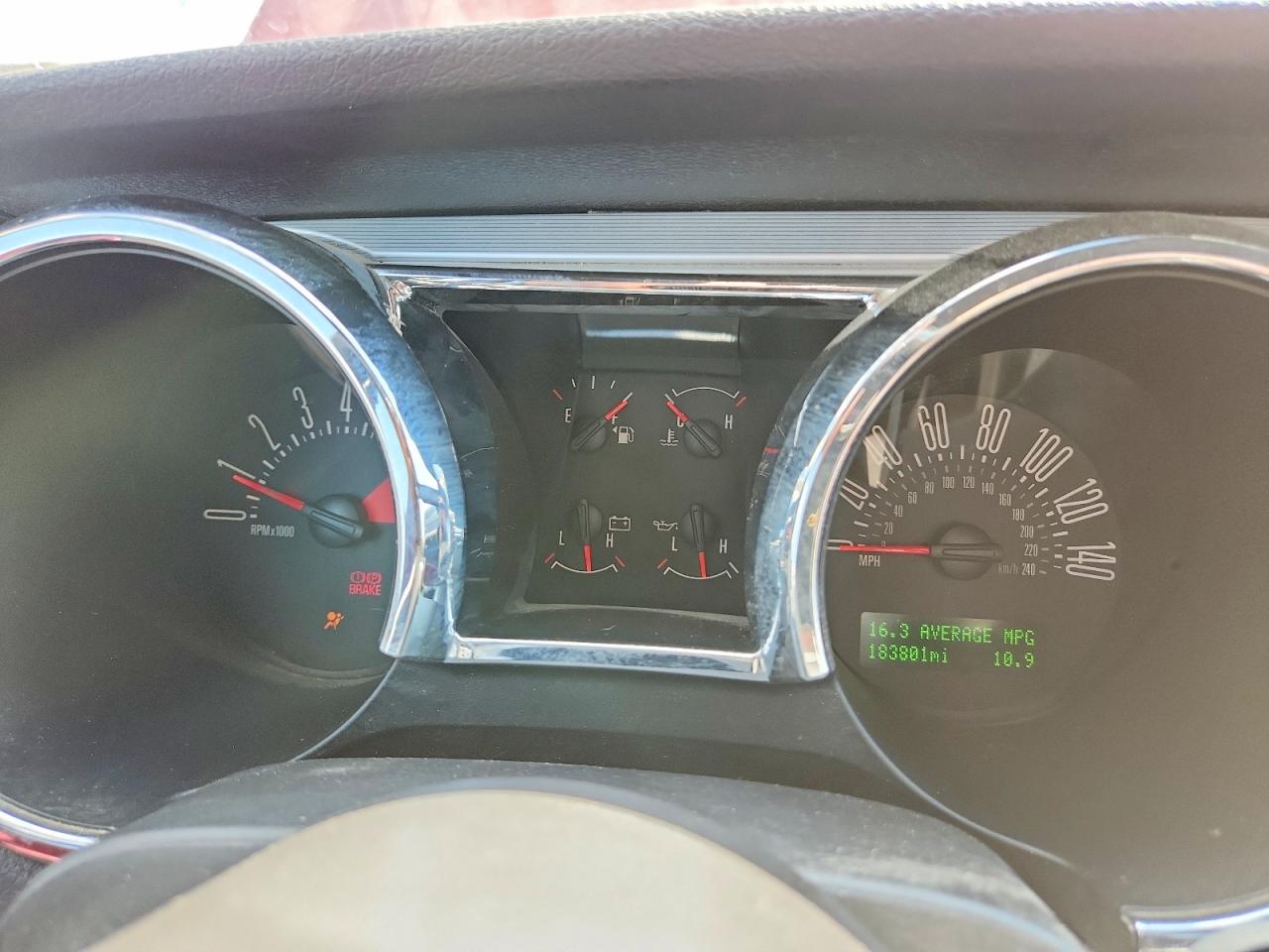2009 Ford Mustang Gt Red vin: 1ZVHT82H695142510