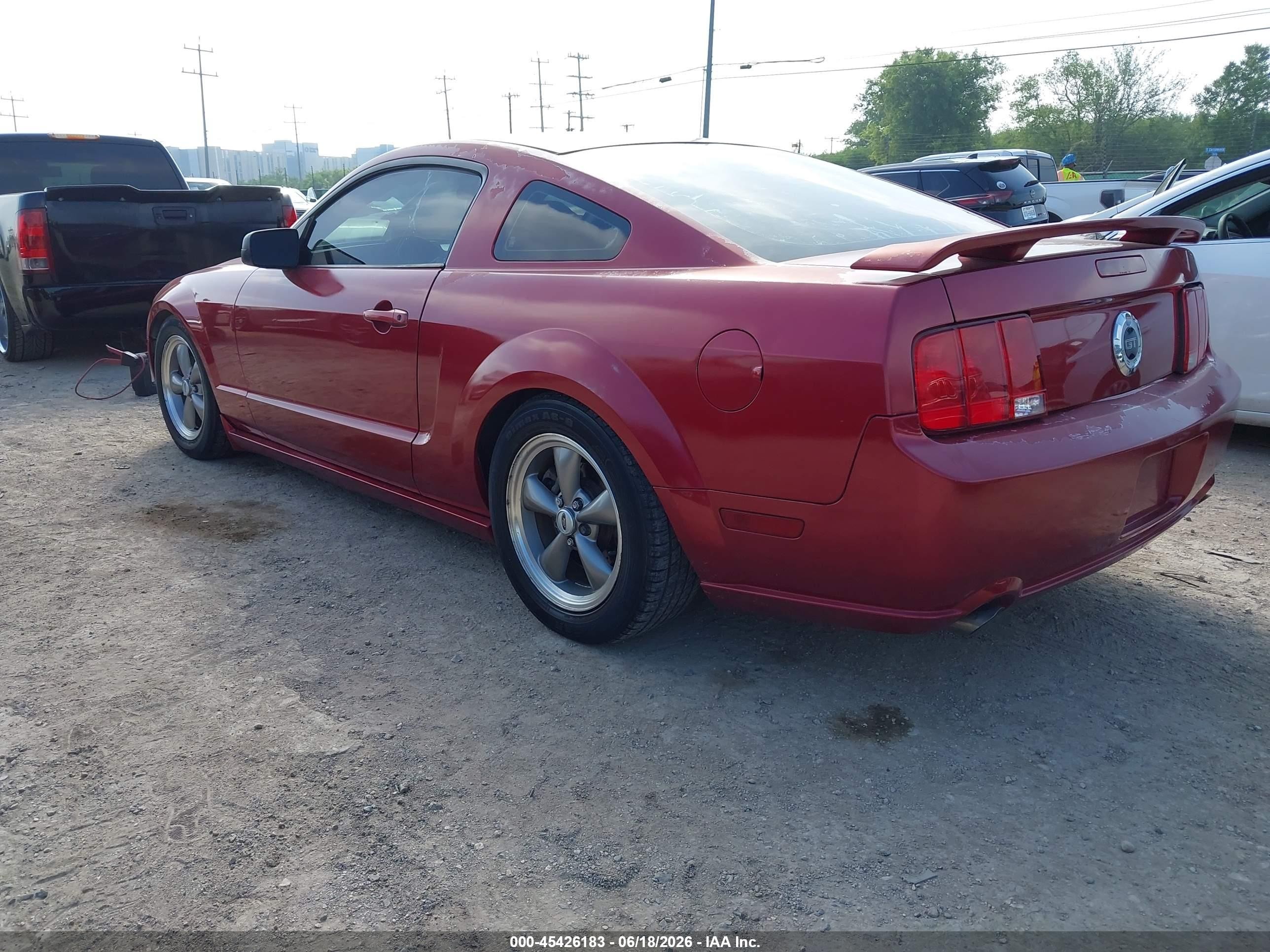 2006 Ford Mustang Gt Red vin: 1ZVHT82H765208767