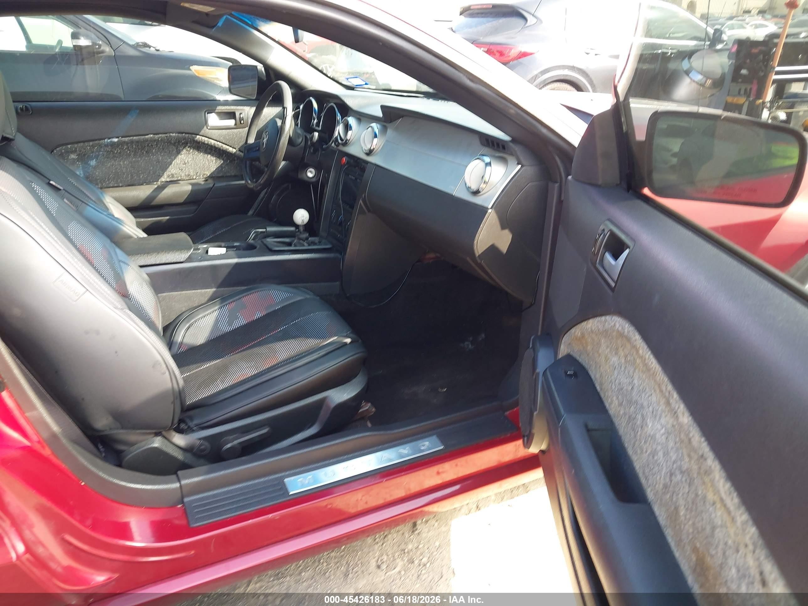 2006 Ford Mustang Gt Red vin: 1ZVHT82H765208767