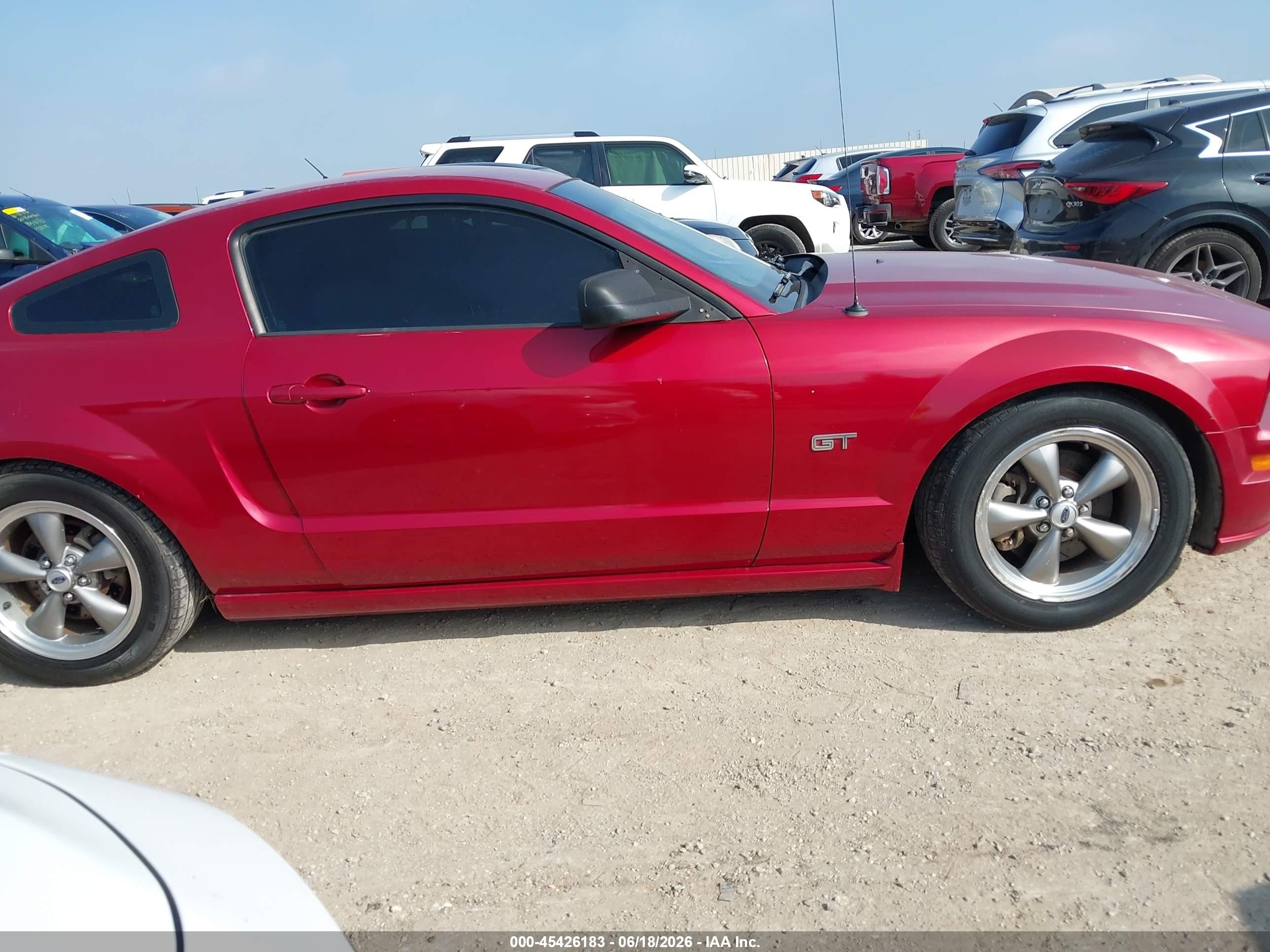 2006 Ford Mustang Gt Red vin: 1ZVHT82H765208767