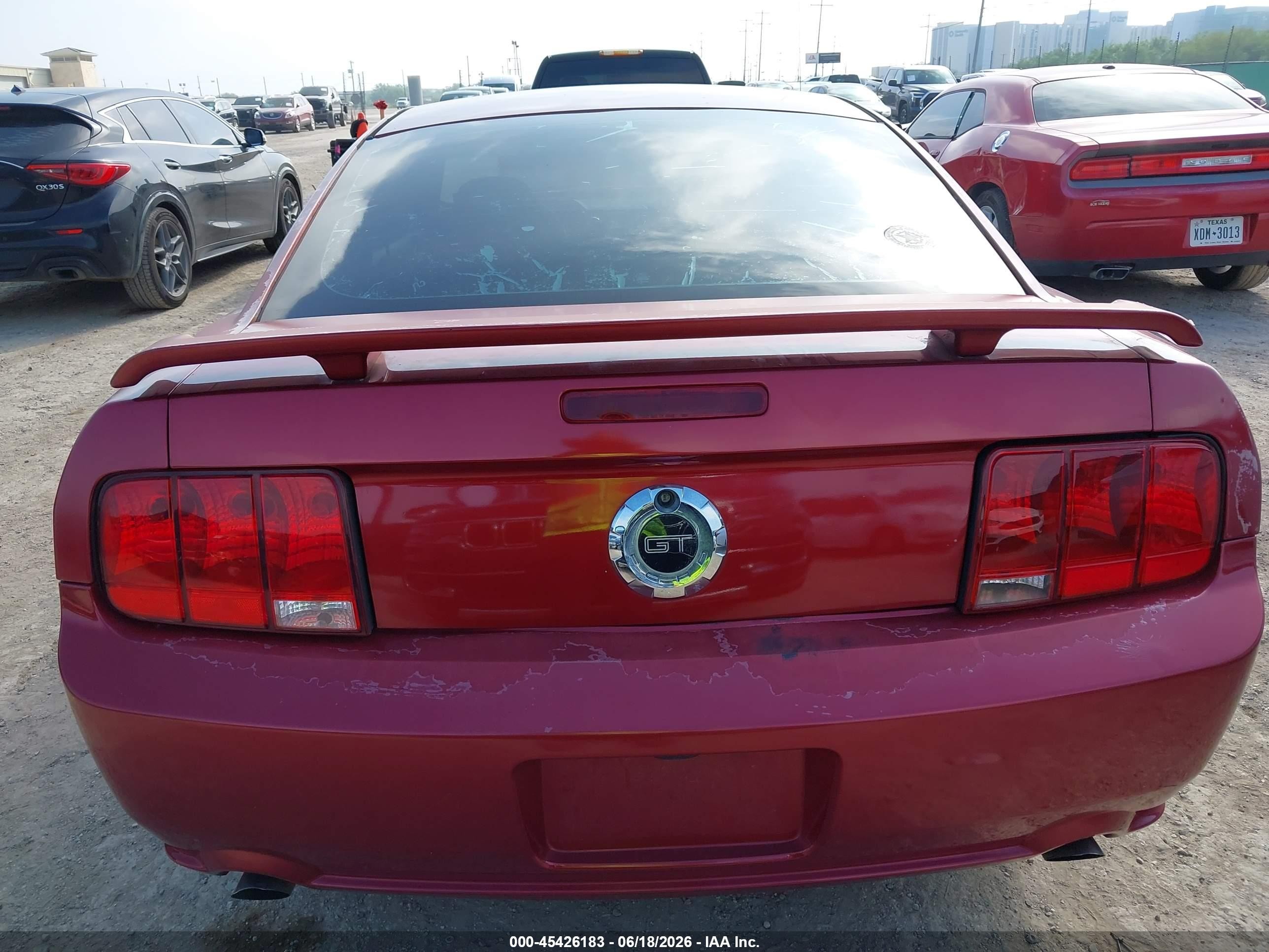 2006 Ford Mustang Gt Red vin: 1ZVHT82H765208767