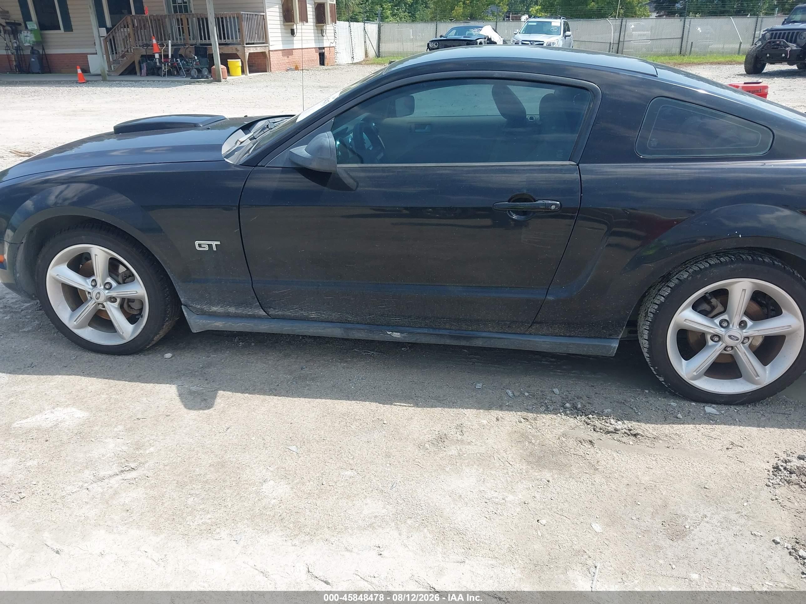 2007 Ford Mustang Gt Deluxe/gt Premium Черный vin: 1ZVHT82H775247912