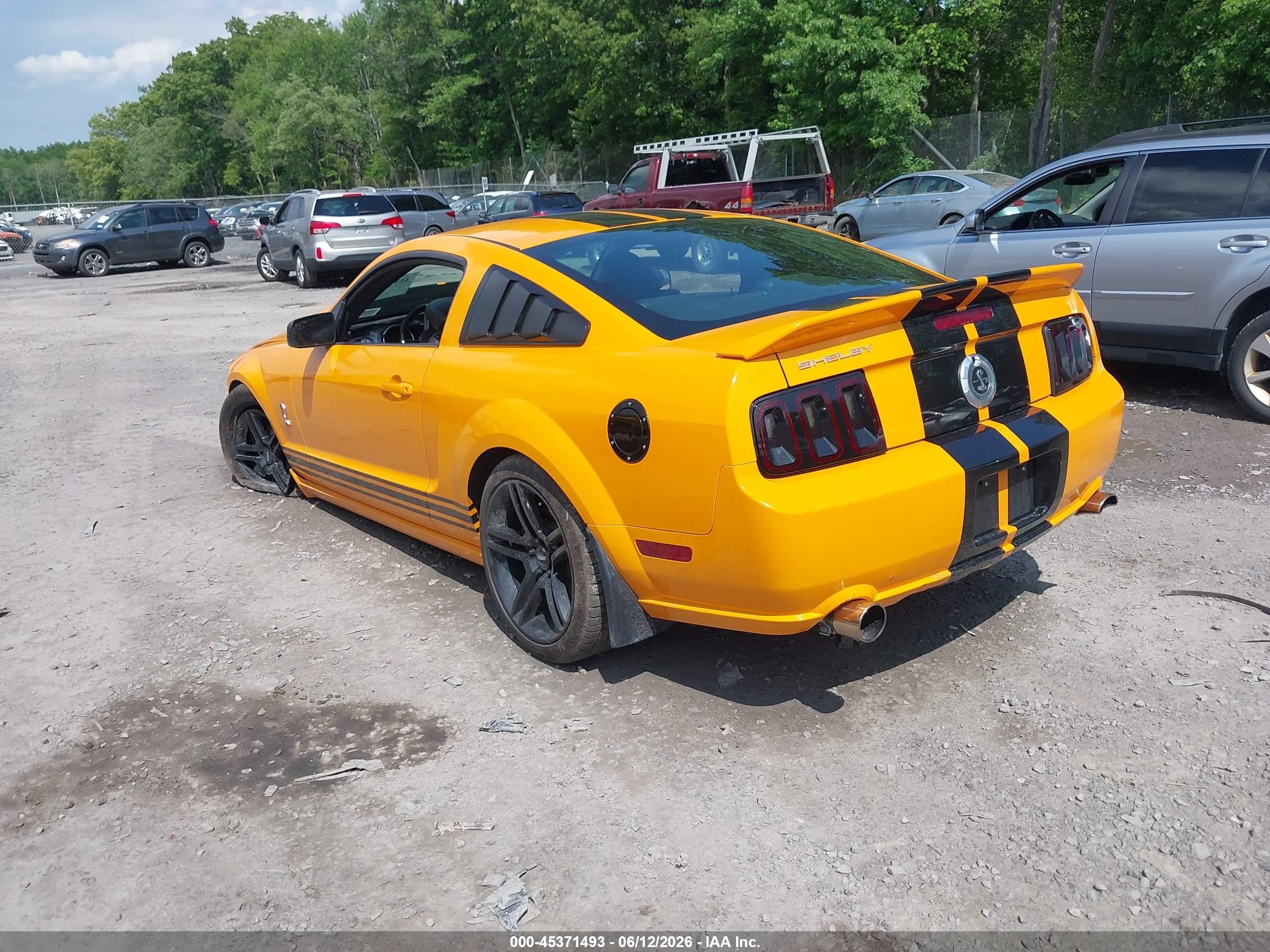 2007 Ford Mustang Gt Deluxe/gt Premium Yellow vin: 1ZVHT82H775268193