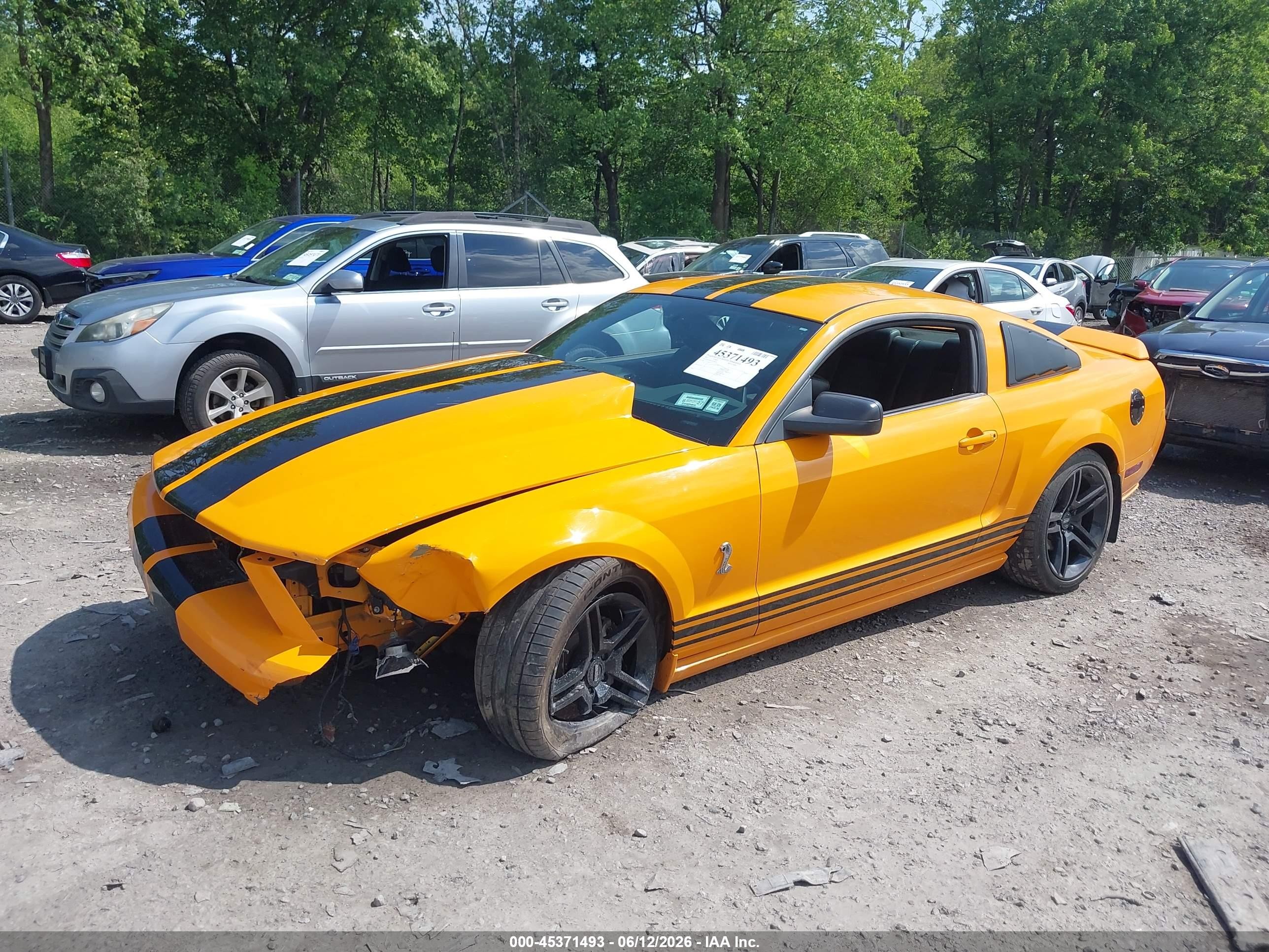 2007 Ford Mustang Gt Deluxe/gt Premium Yellow vin: 1ZVHT82H775268193