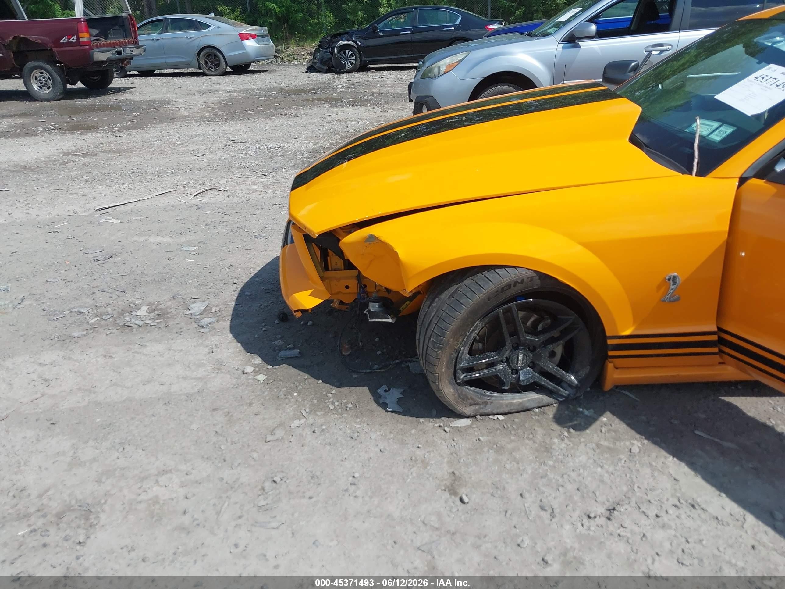 2007 Ford Mustang Gt Deluxe/gt Premium Yellow vin: 1ZVHT82H775268193