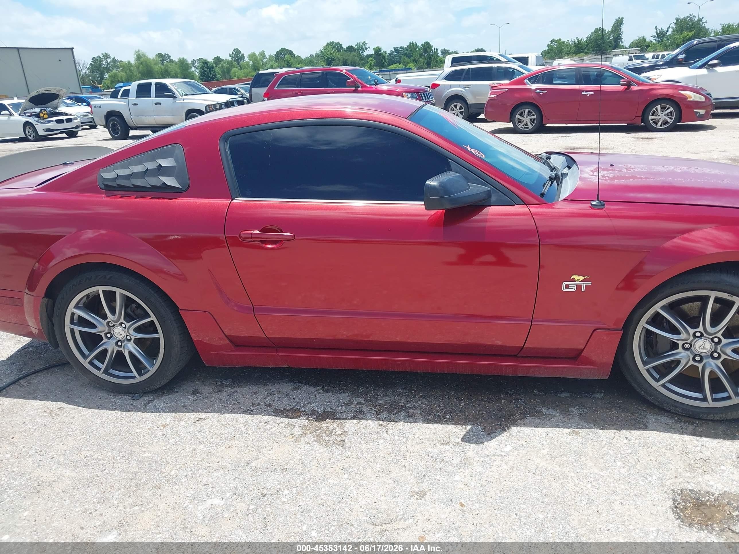 2008 Ford Mustang Gt Deluxe/gt Premium Red vin: 1ZVHT82H785110602