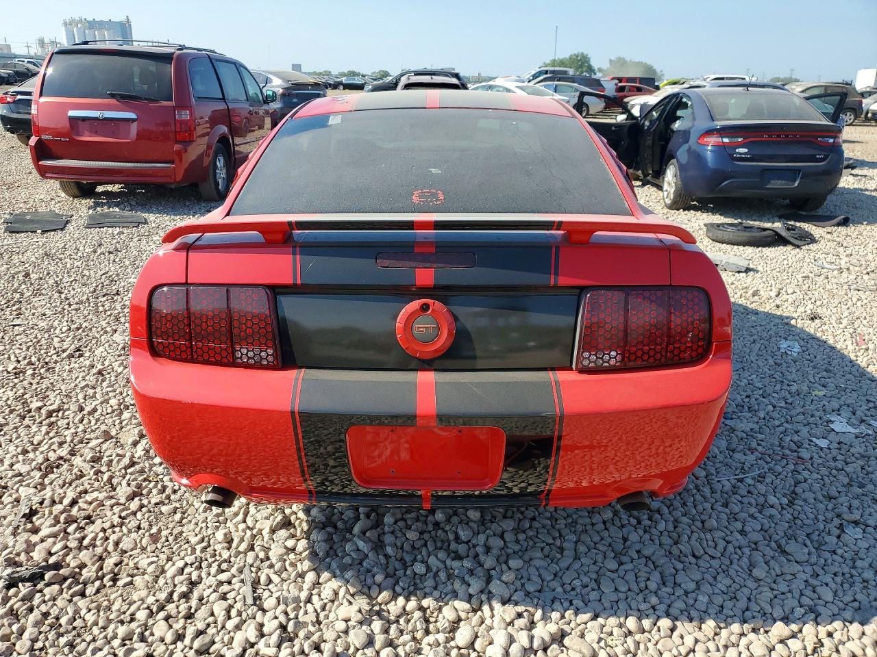 2006 Ford Mustang Gt Red vin: 1ZVHT82H865262000